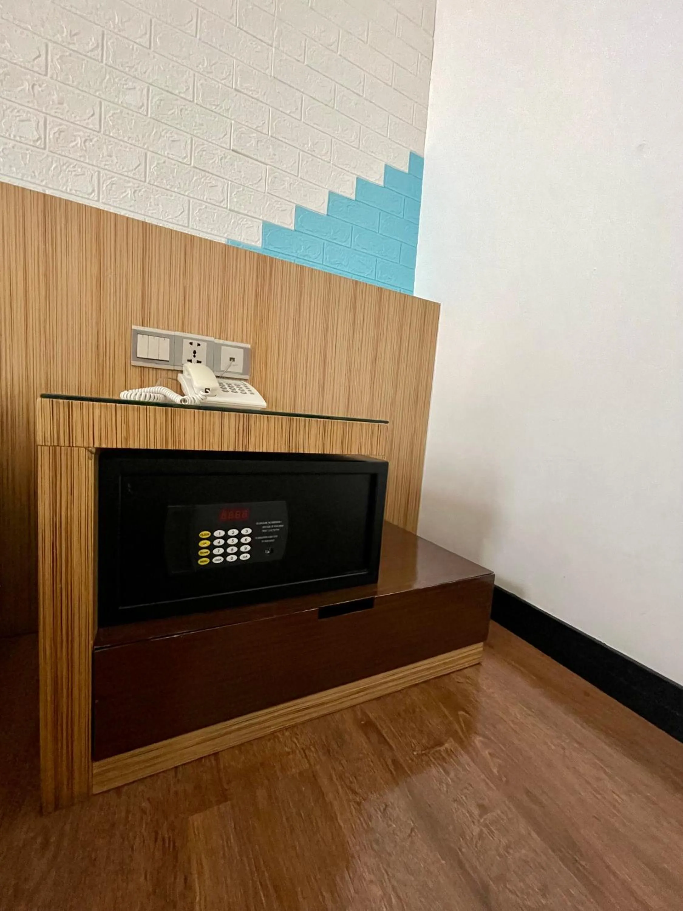 safe in New World Express Motel