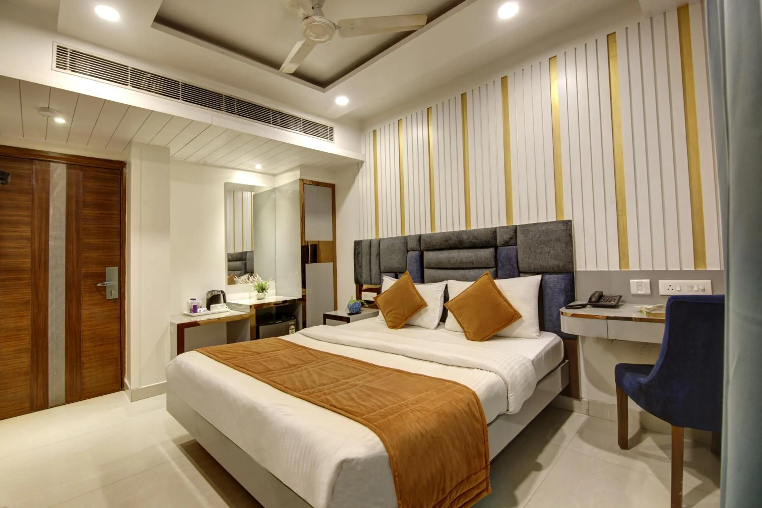 Living room, Bed in The Shanti Plaza - Traveler's choice awarded 2025