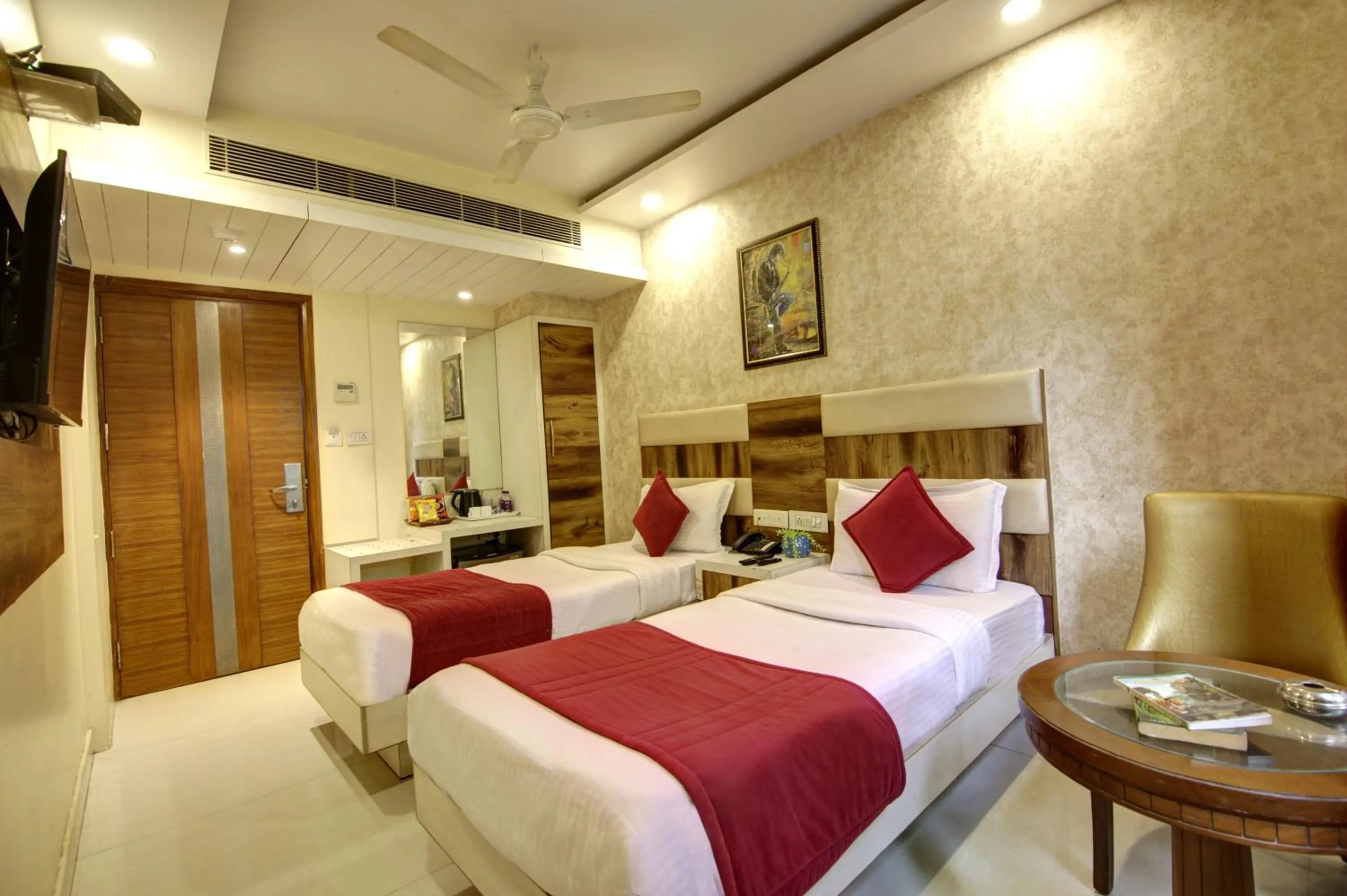 Living room, Bed in The Shanti Plaza - Traveler's choice awarded 2025