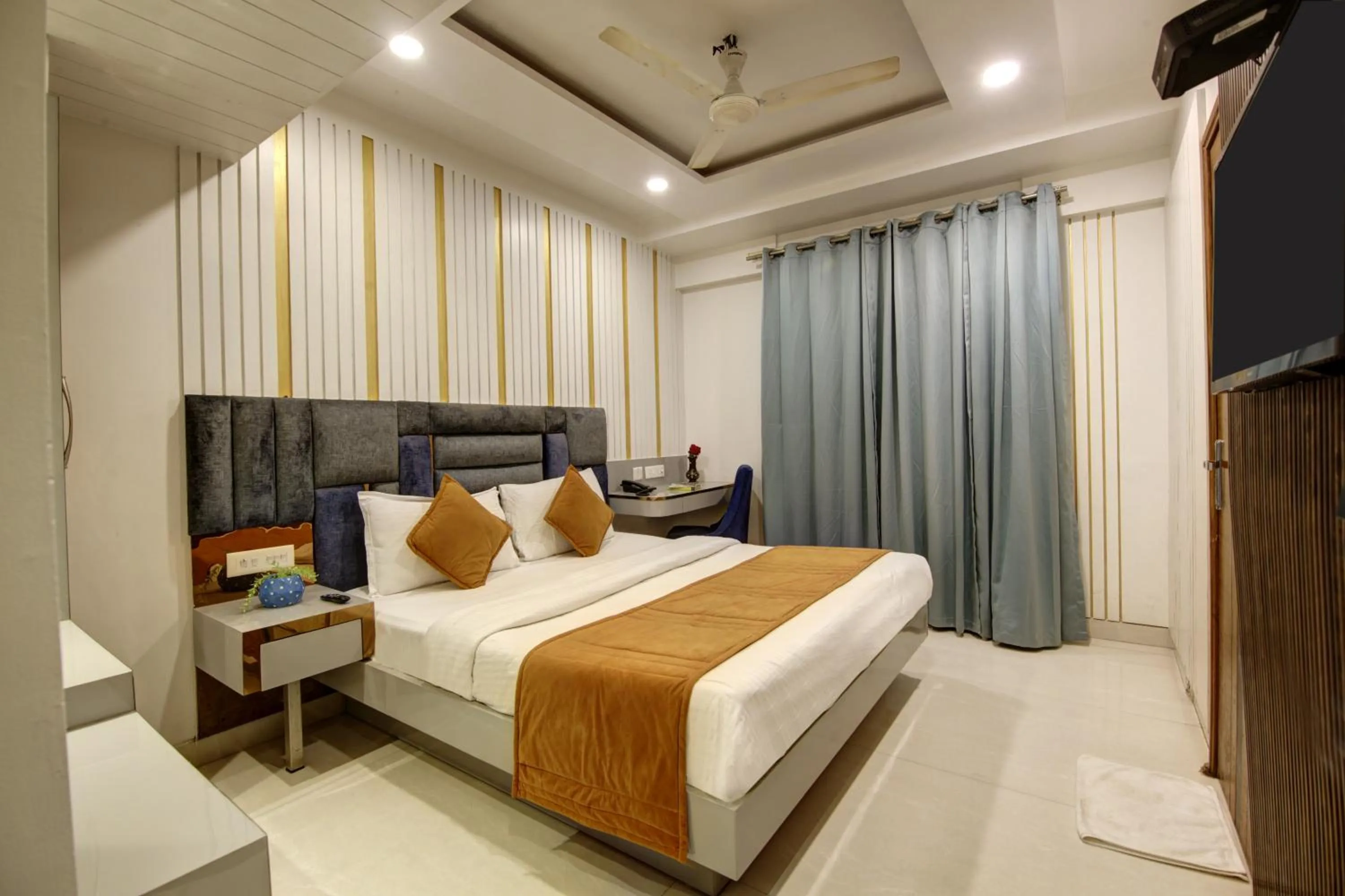 Bed in The Shanti Plaza - Traveler's choice awarded 2025