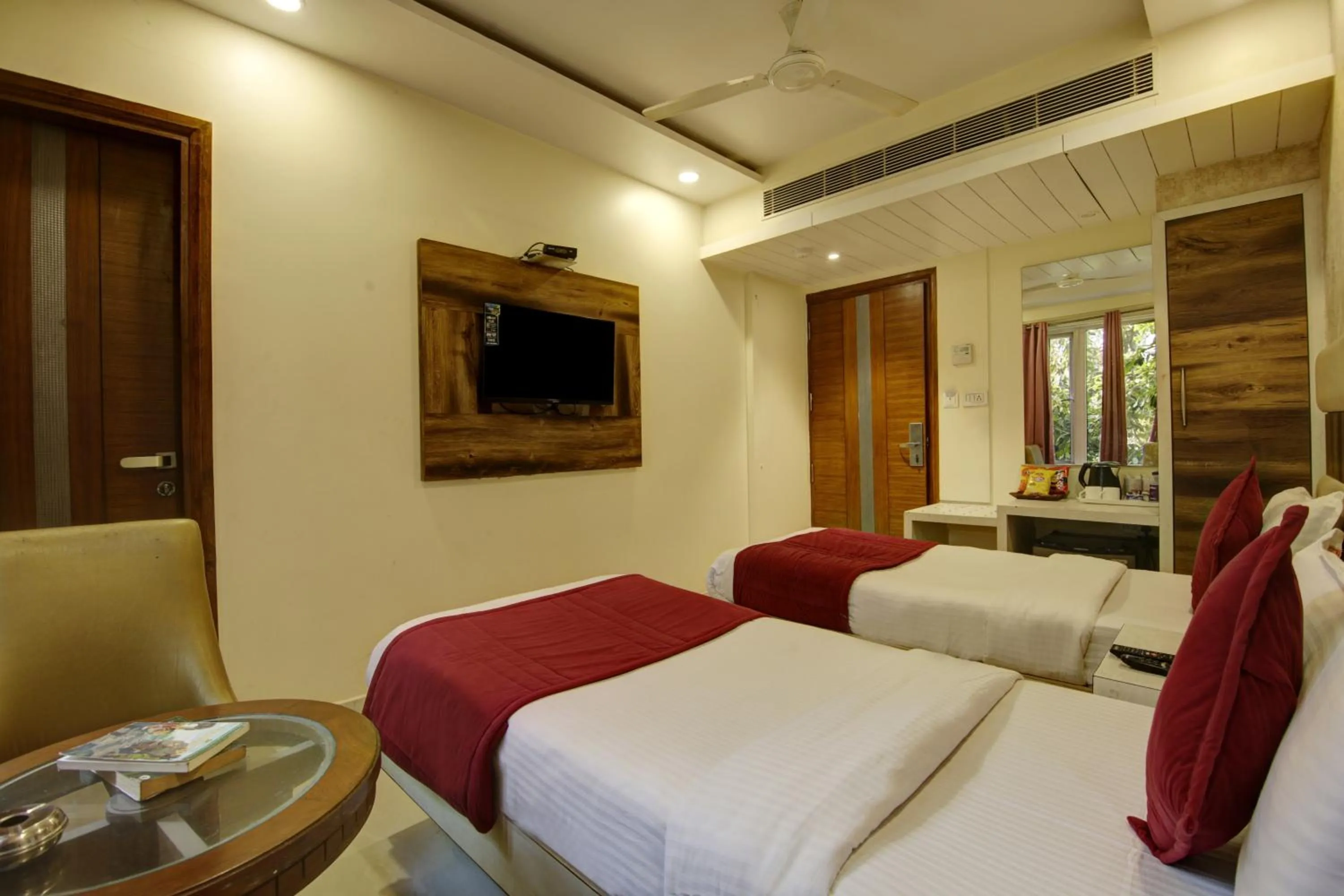 TV and multimedia, Bed in The Shanti Plaza - Traveler's choice awarded 2025