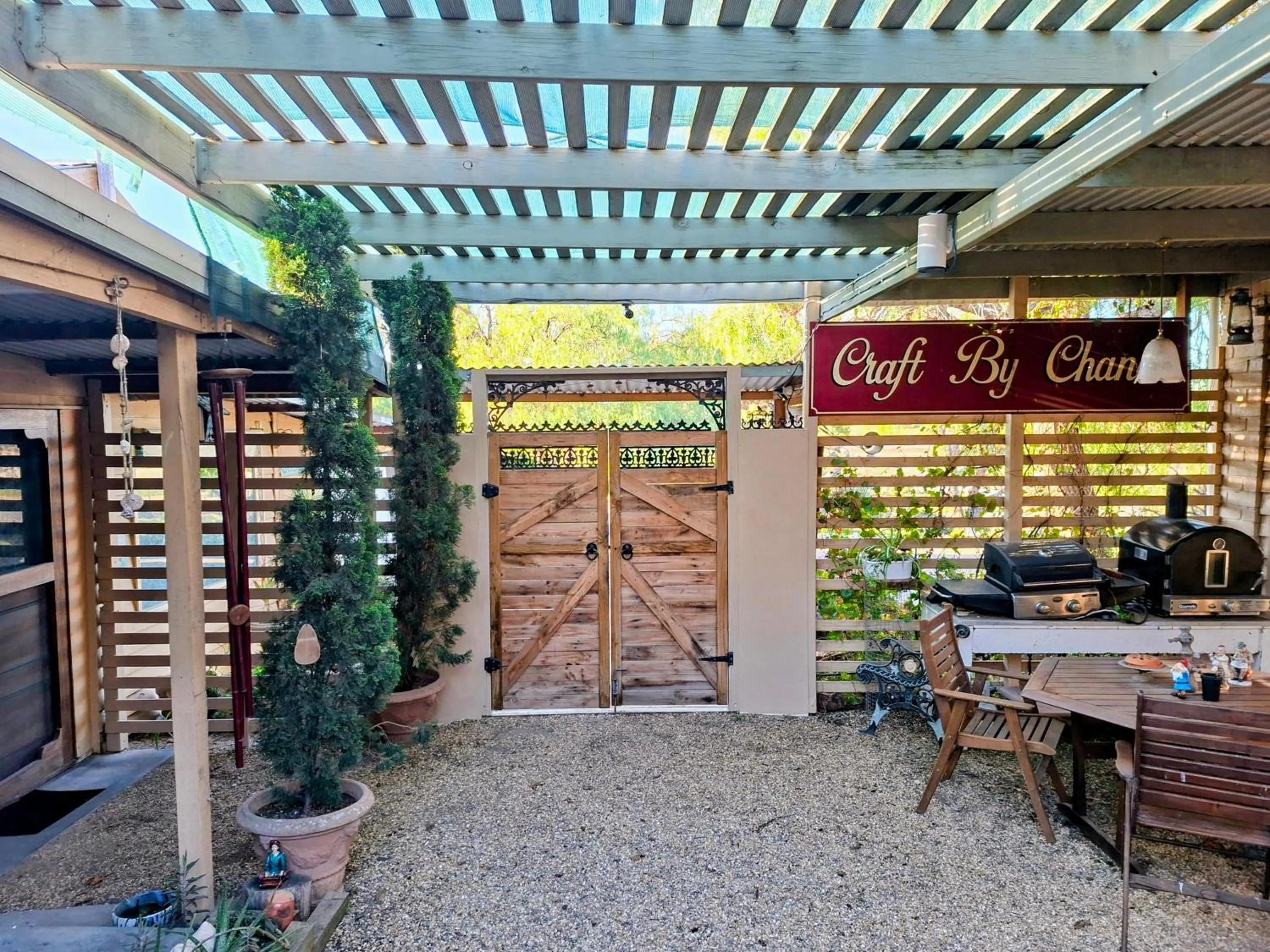 A La Folly The Retreat