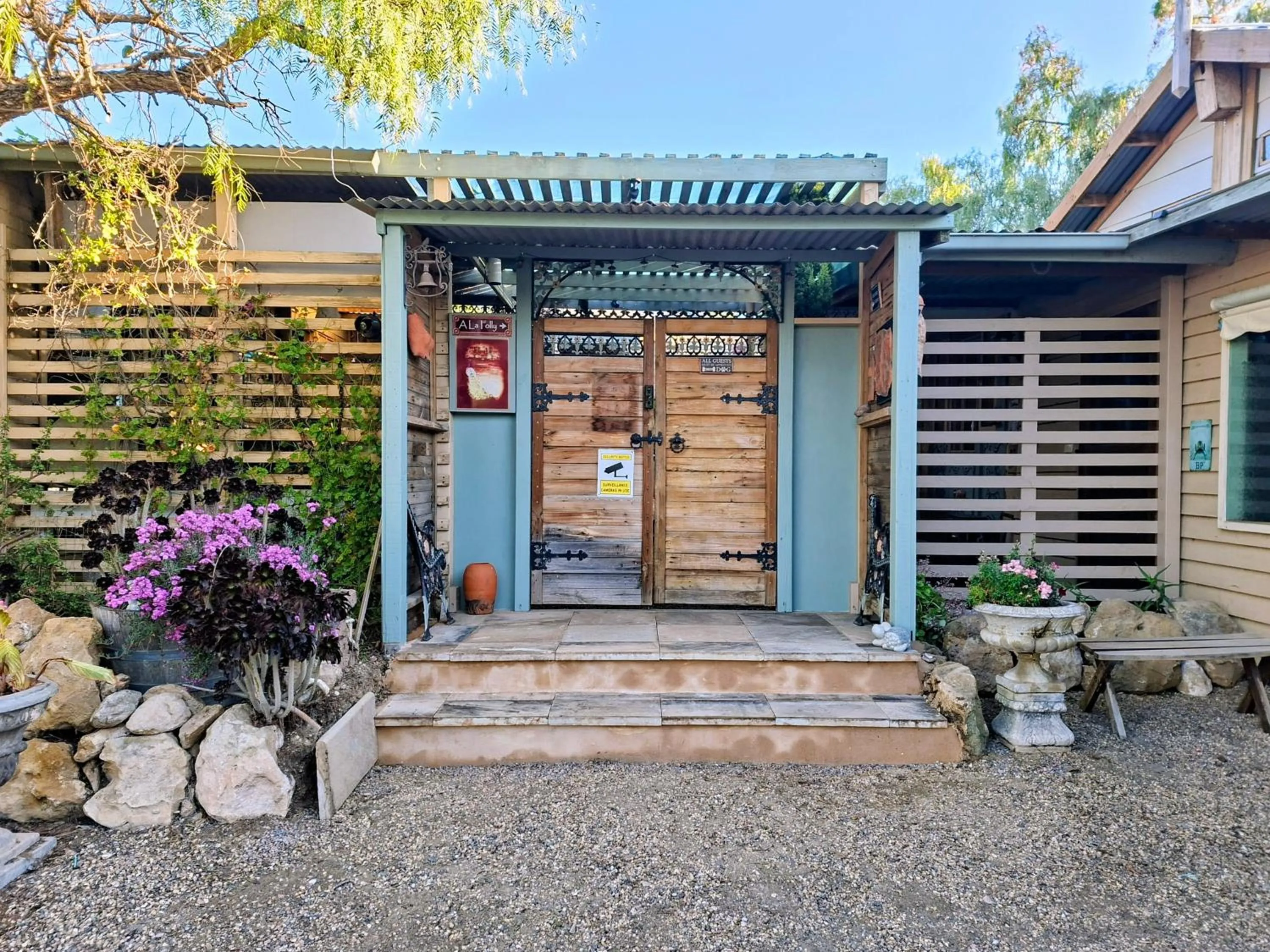 A La Folly The Retreat