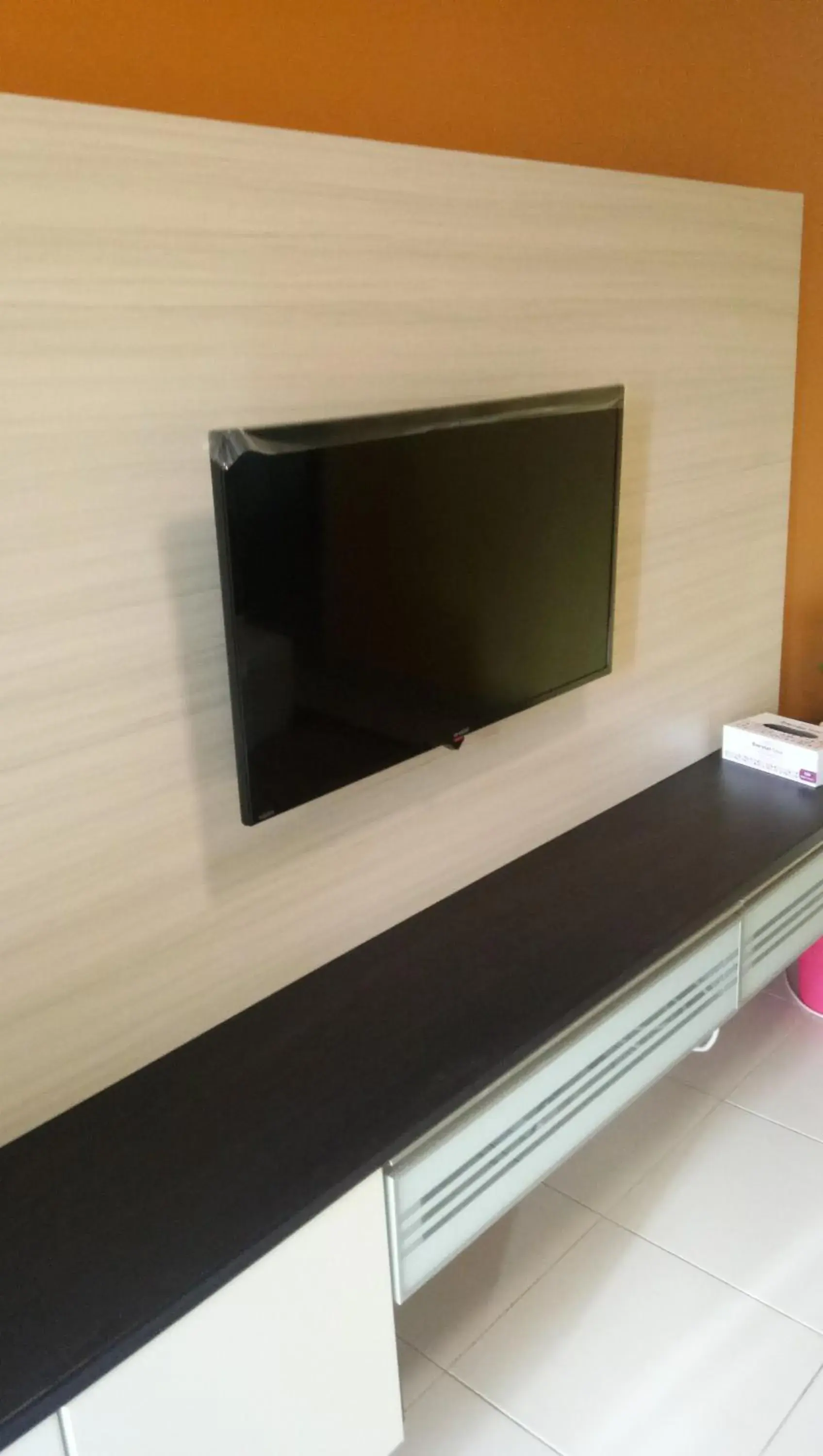 TV and multimedia in Aeon Tebrau Apartment Johor Bahru - By Room - TV and multimedia in Aeon Tebrau Apartment Johor Bahru - By Room -