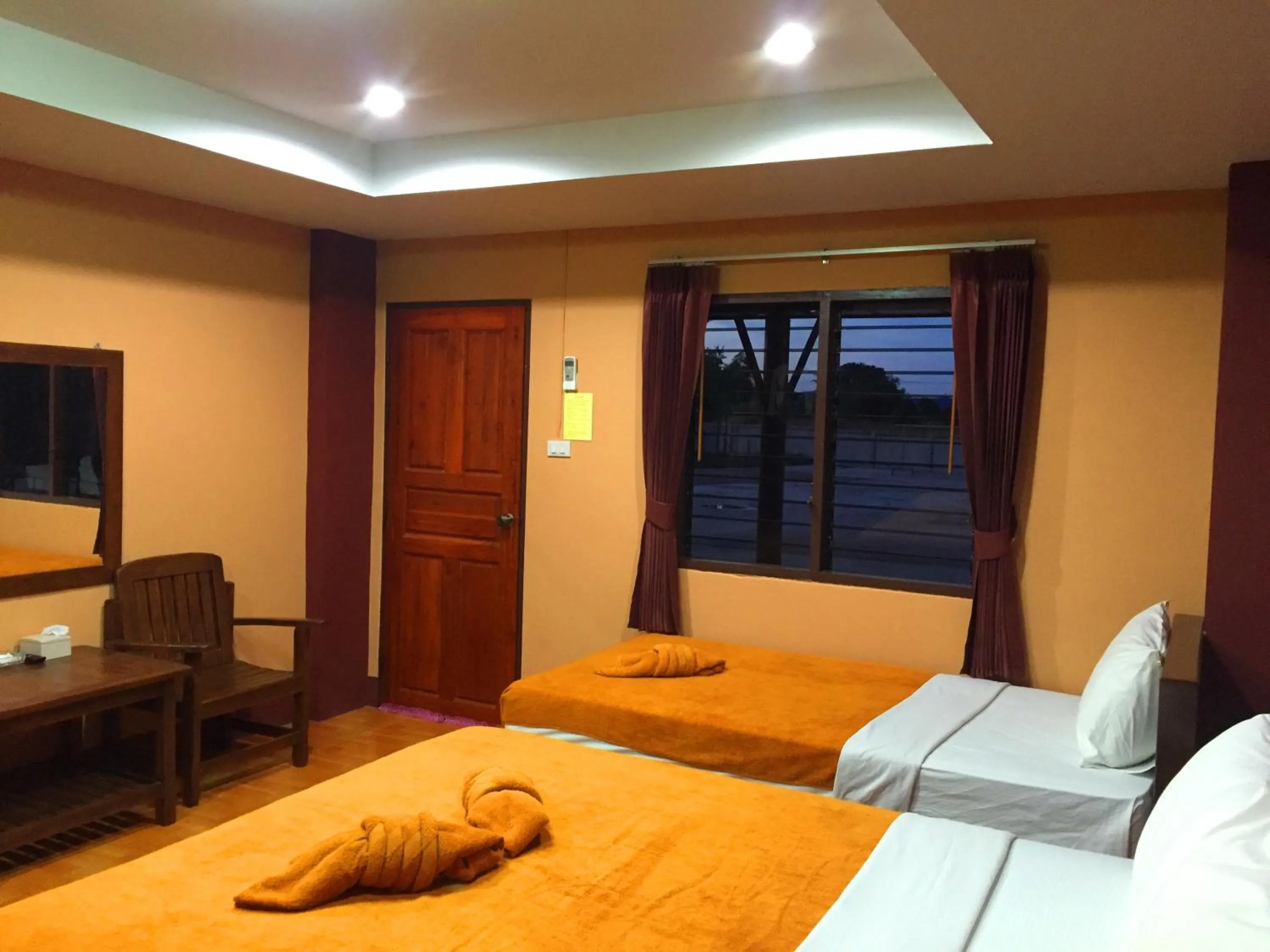 Bed in Khwanruen Fishing Resort