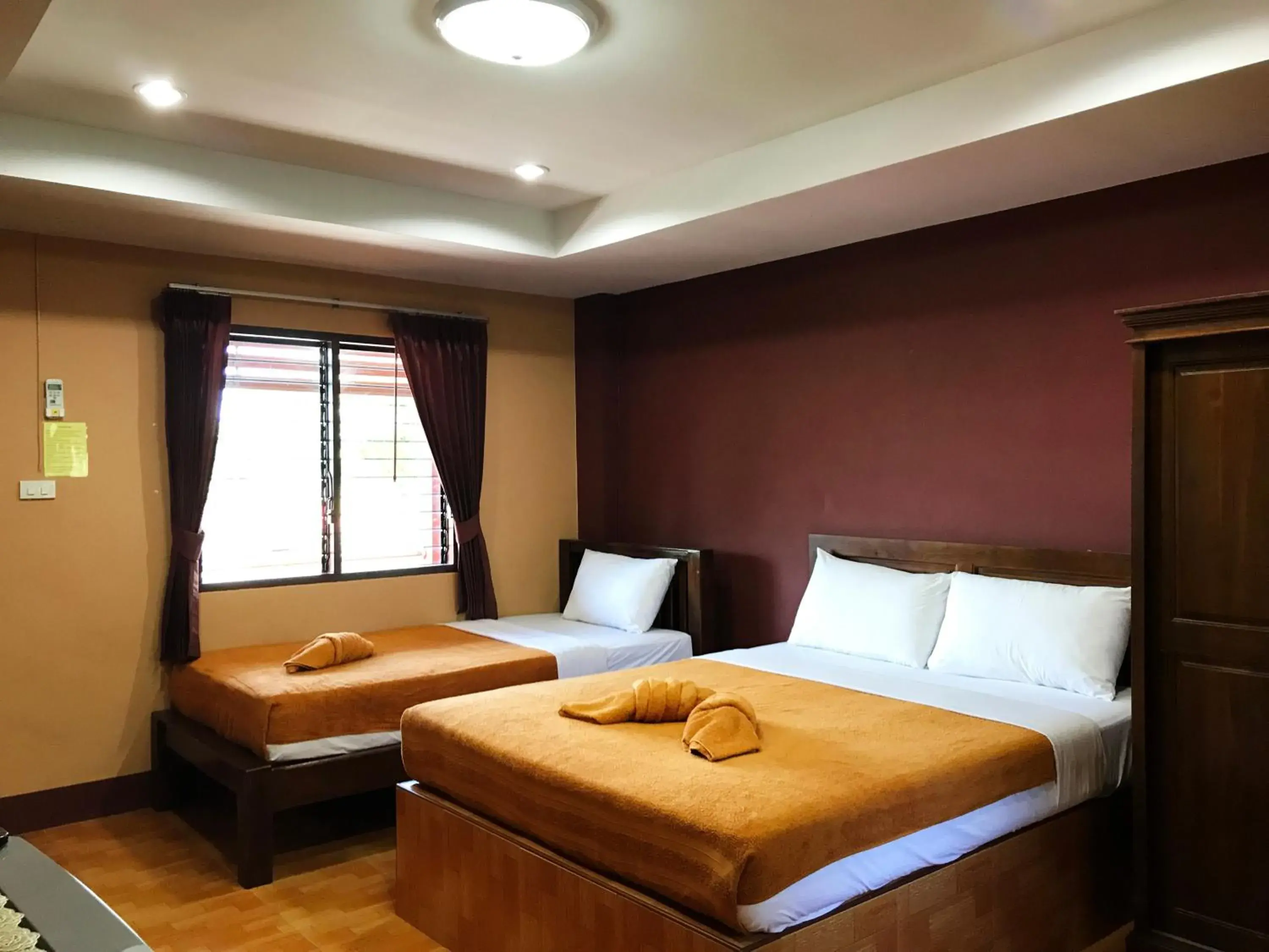 Photo of the whole room, Bed in Khwanruen Fishing Resort Photo of the whole room, Bed in Khwanruen Fishing Resort