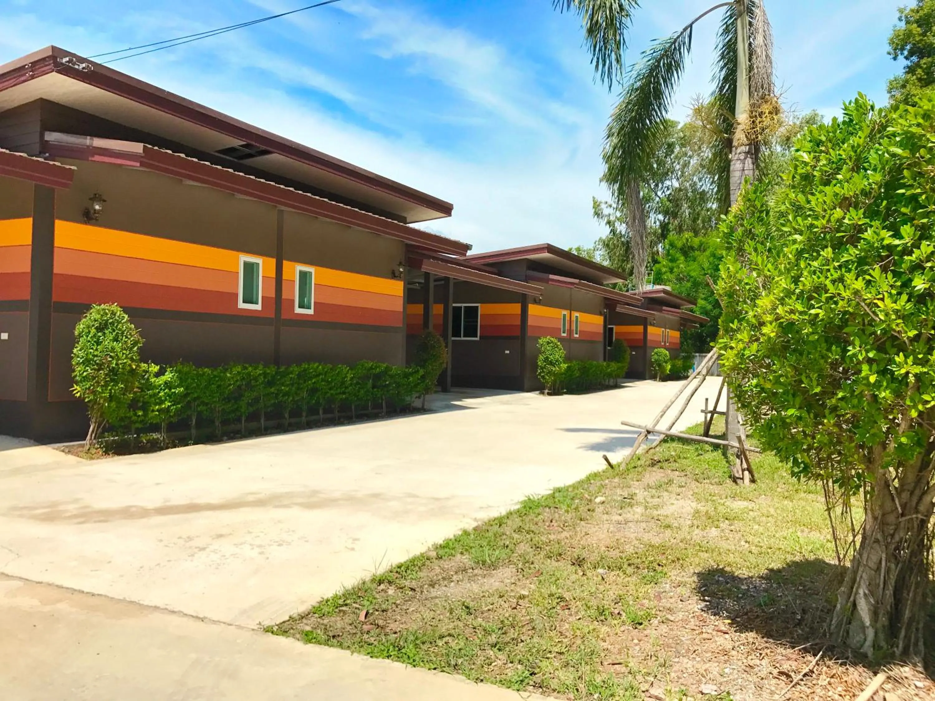 Property building in Khwanruen Fishing Resort