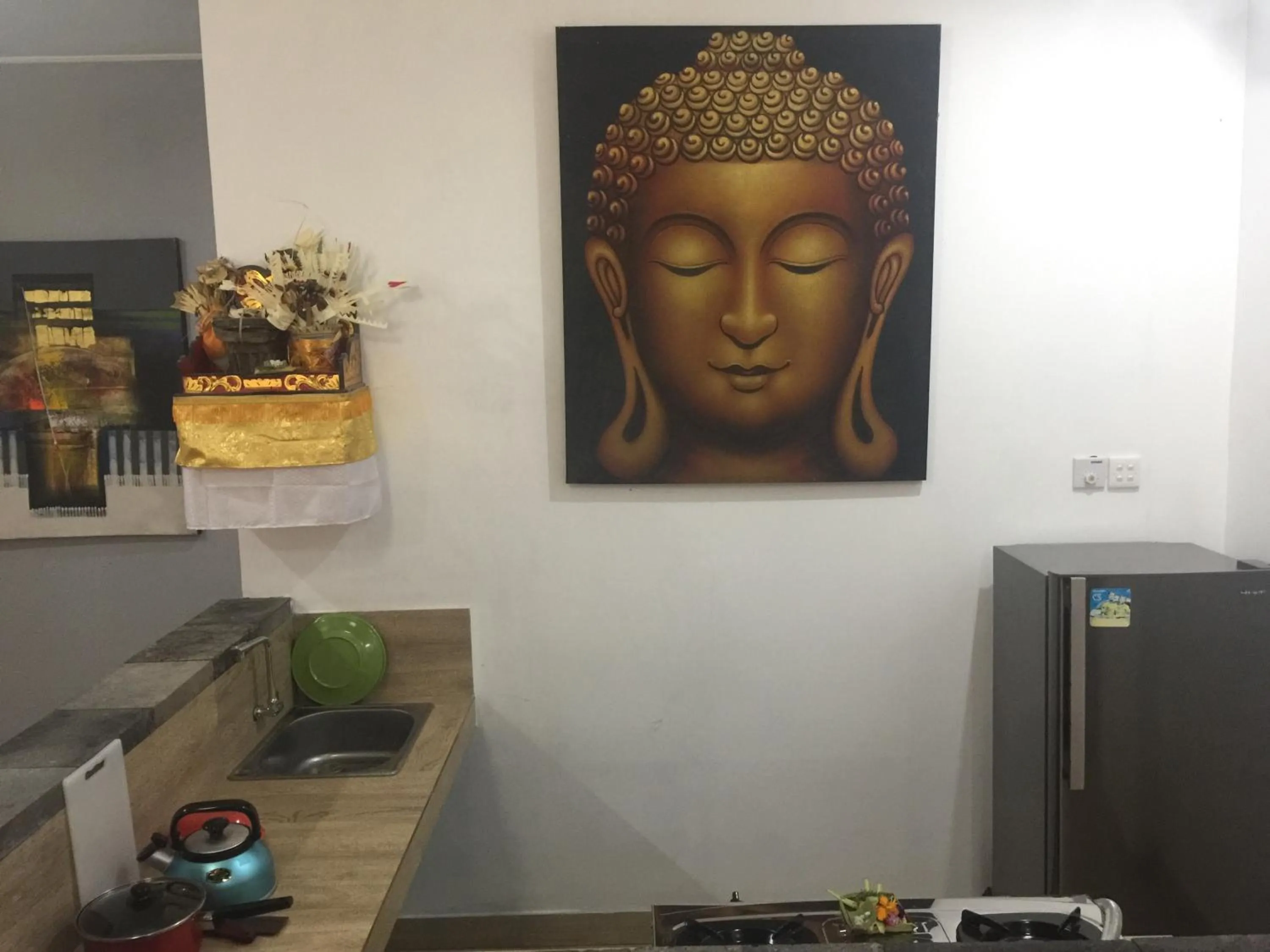 Communal kitchen in New Ubud Hostel