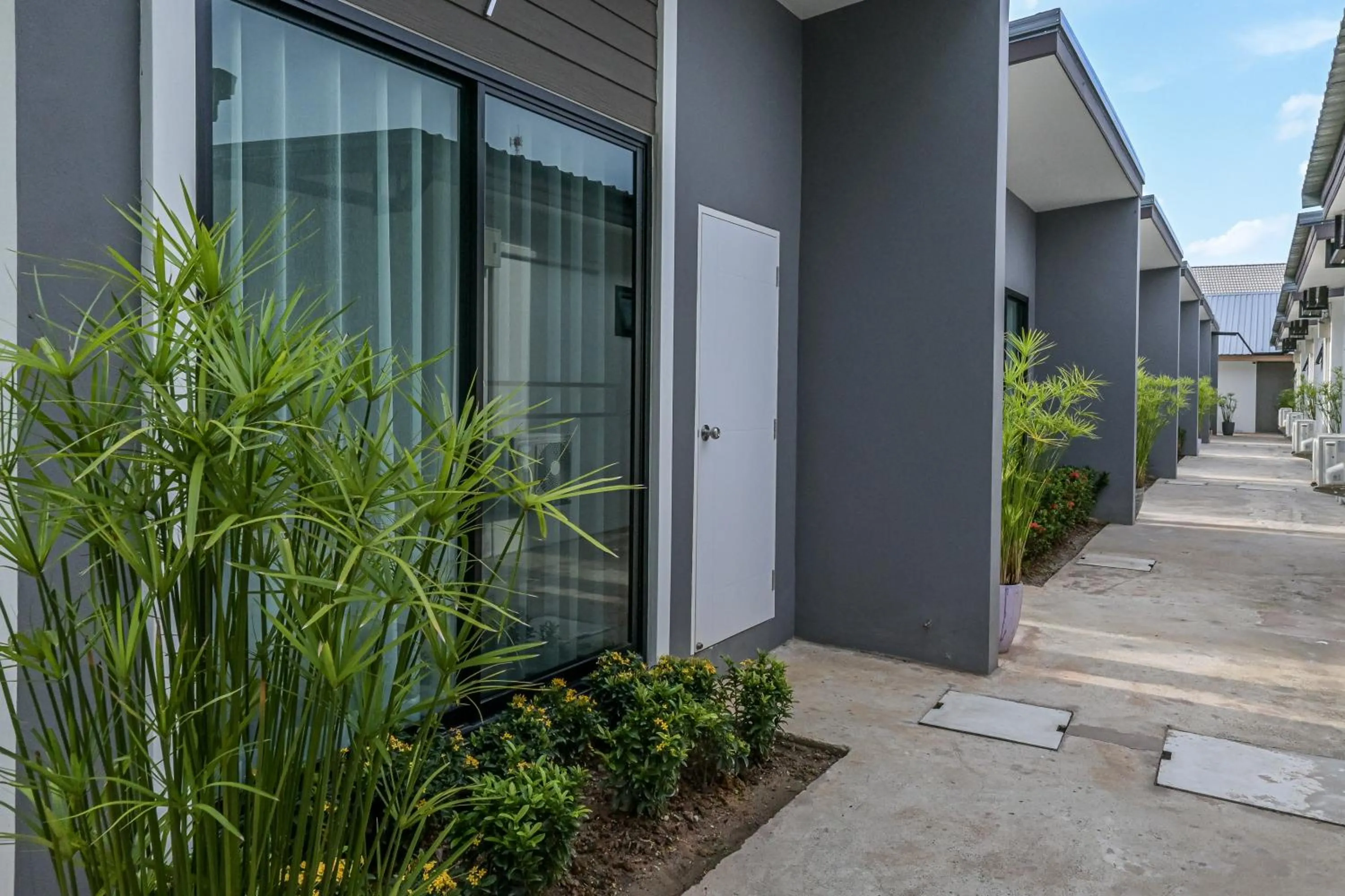 Property building in Baan Kieng Tawan