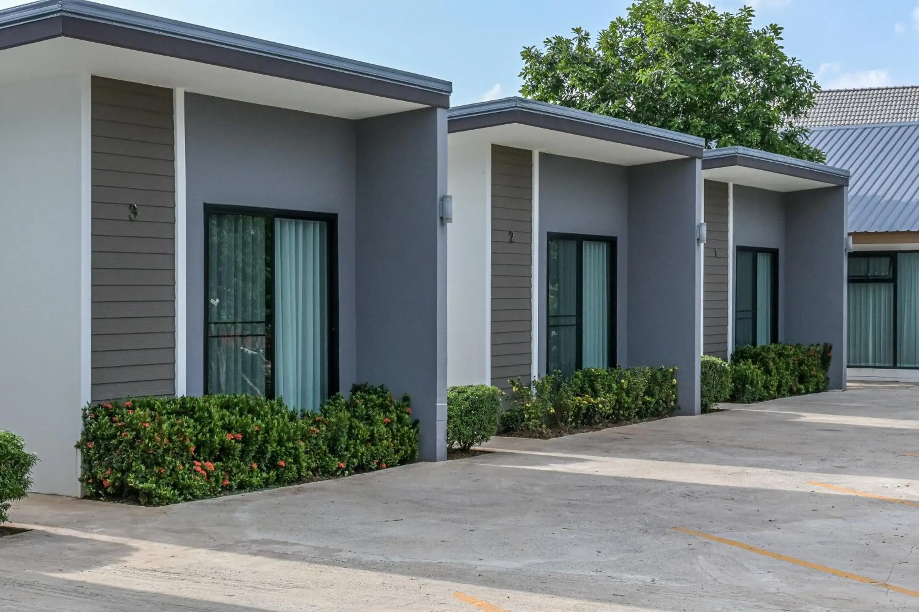 Property building in Baan Kieng Tawan Property building in Baan Kieng Tawan