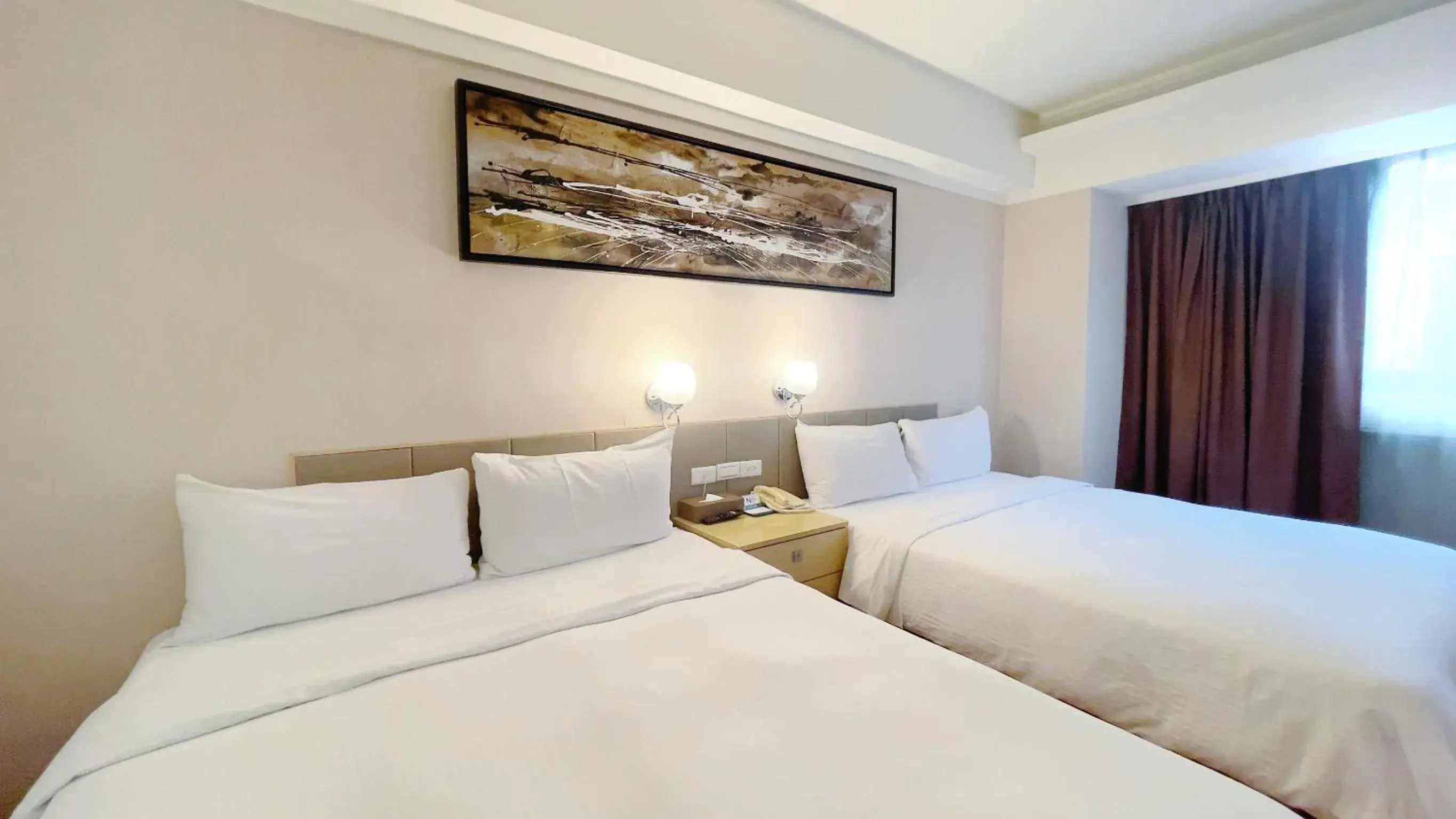 Bed in Delton Hotel Bed in Delton Hotel