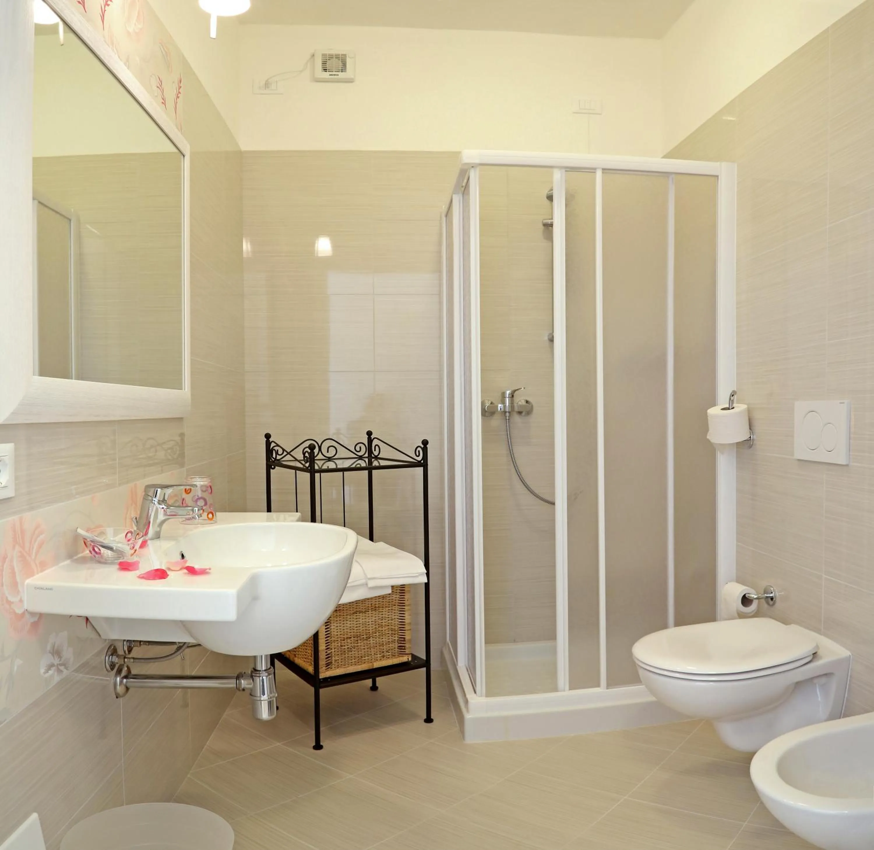 Shower in Hotel Al Sole Bardolino