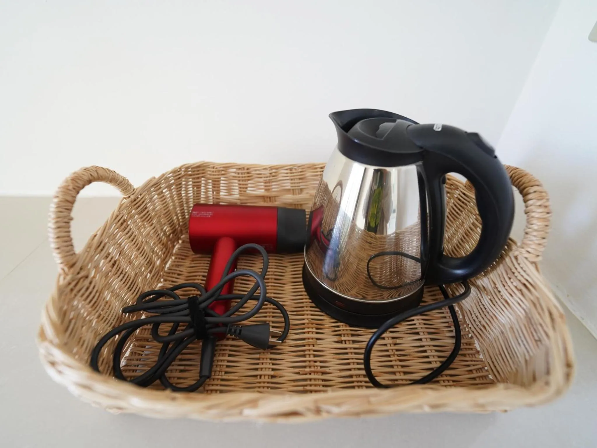 Area and facilities in RoomQuest One Bangsaray