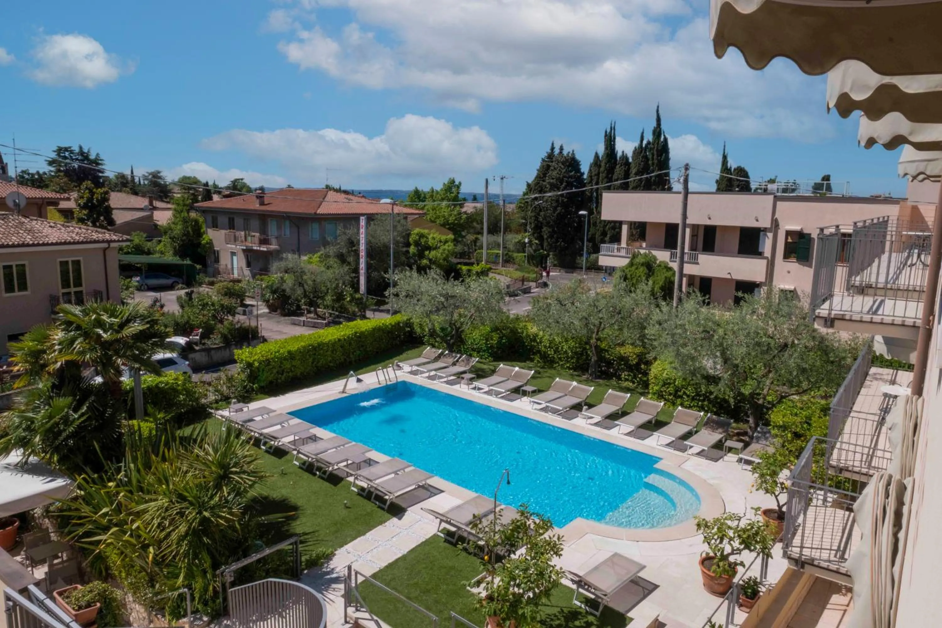 Property building in Rooms ai Poggi