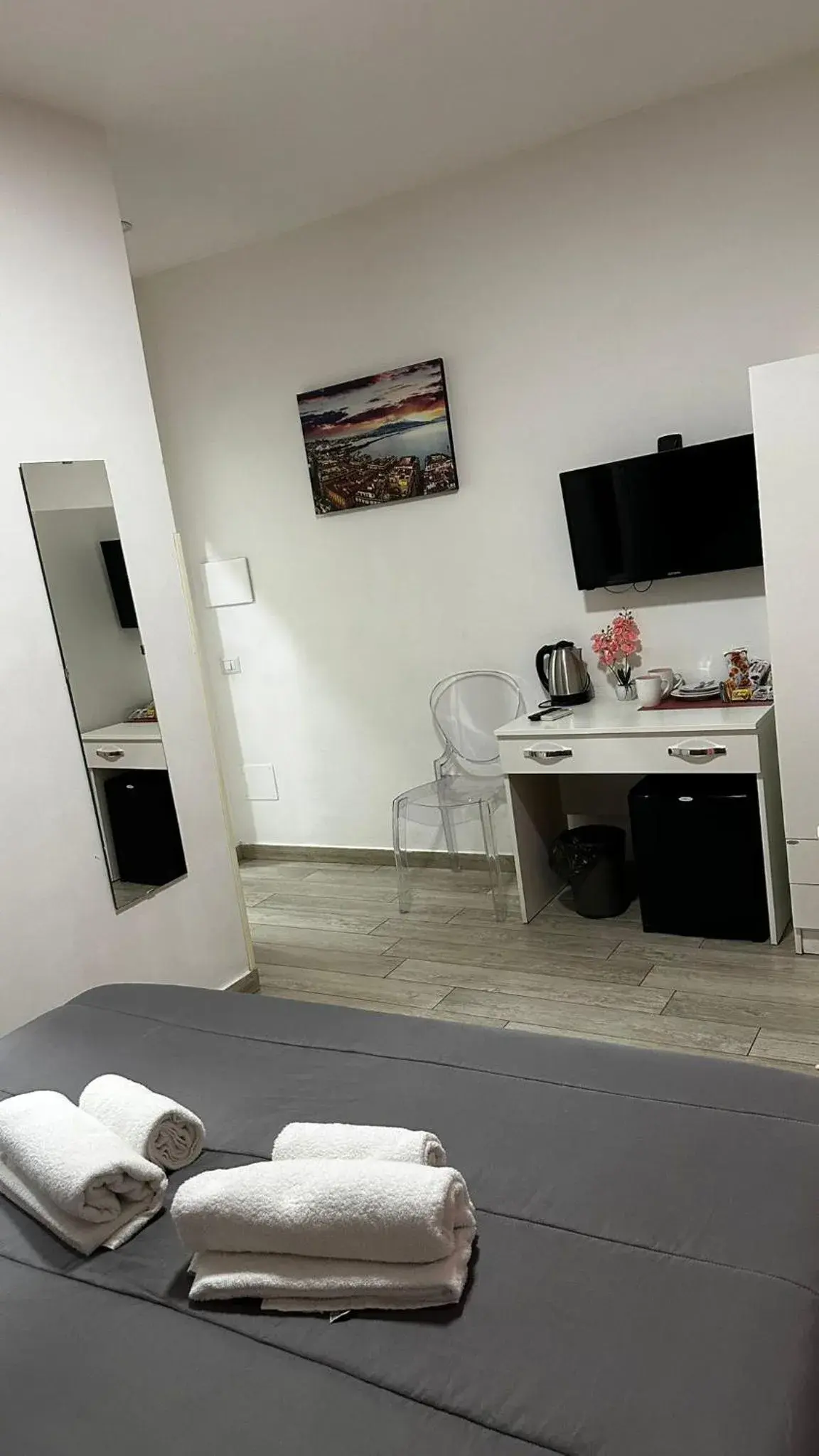 Double Room with Private Bathroom in Napoli Relais Double Room with Private Bathroom in Napoli Relais