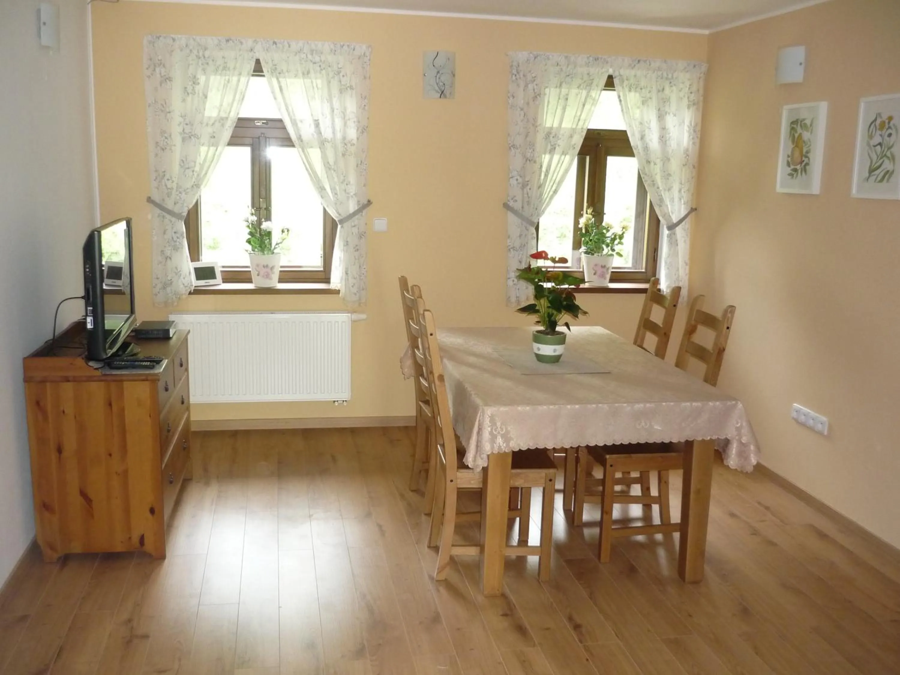 Communal lounge/ TV room in Hájovna Bukovec