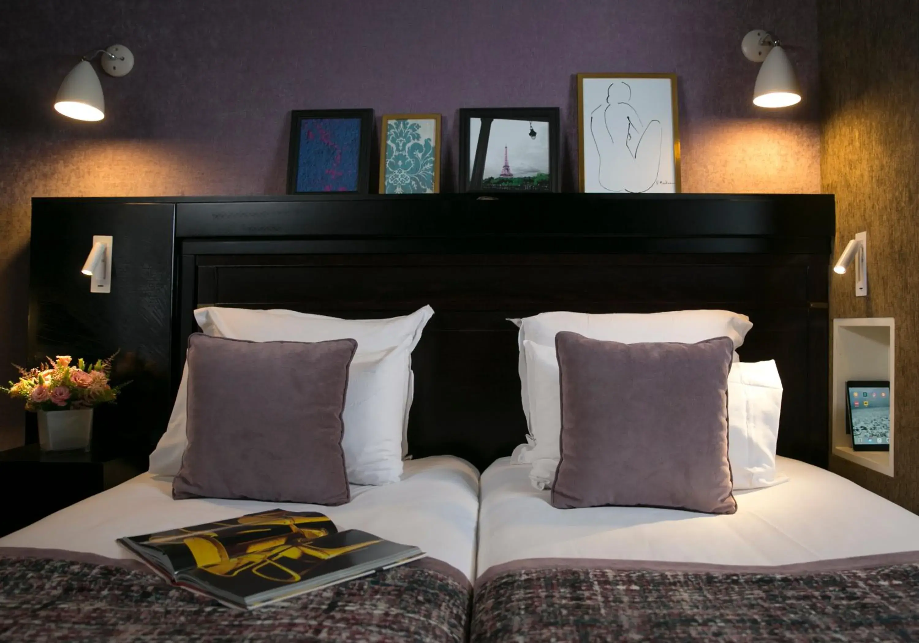 Classic Twin Room in Hotel de Neuville Arc de Triomphe Classic Twin Room in Hotel de Neuville Arc de Triomphe