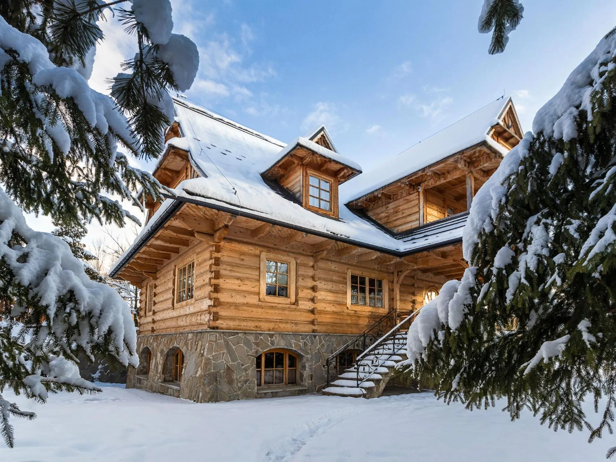 Property building in Willa Jedlicka