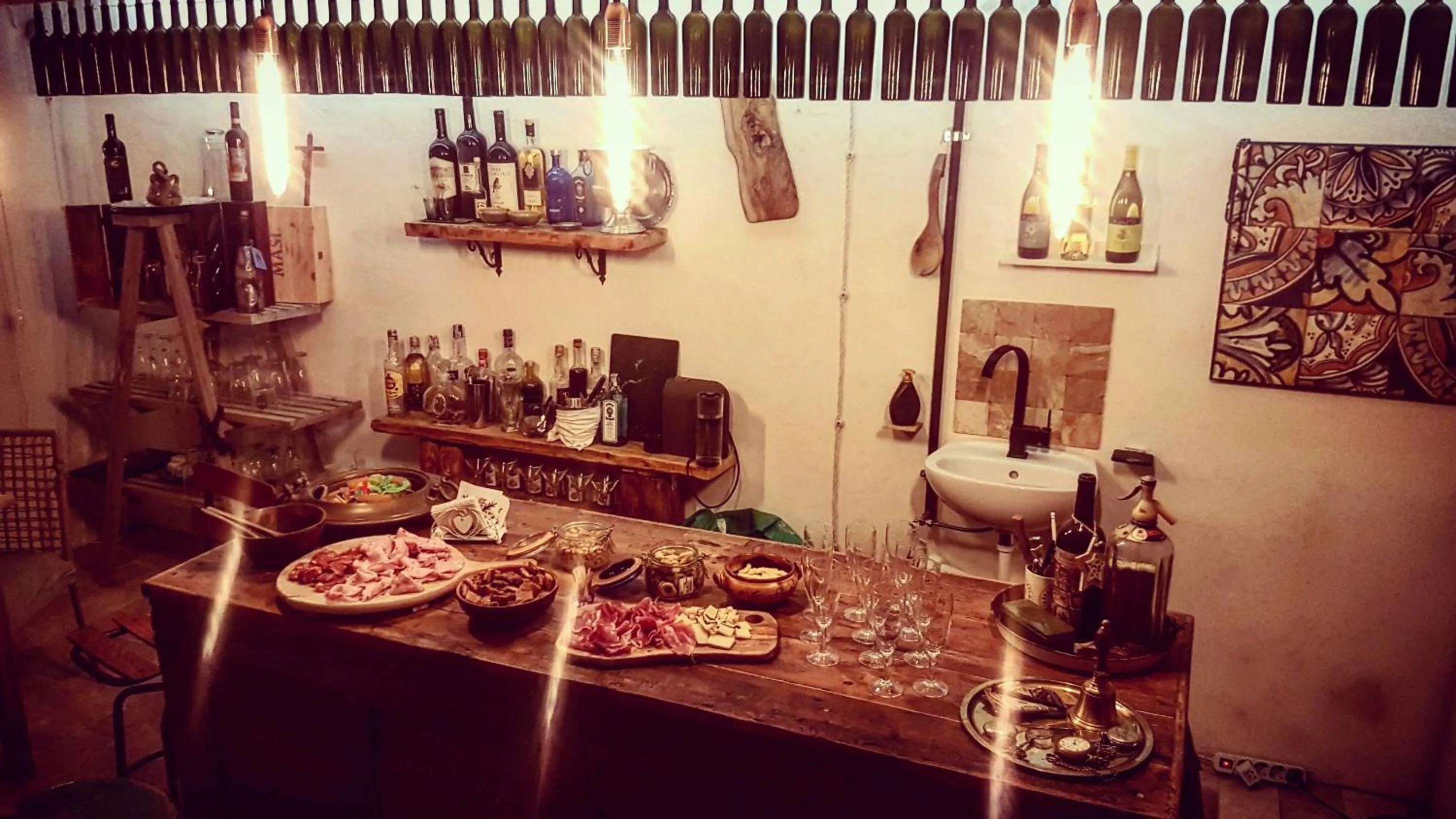 Restaurant/places to eat in Ca' Blanca