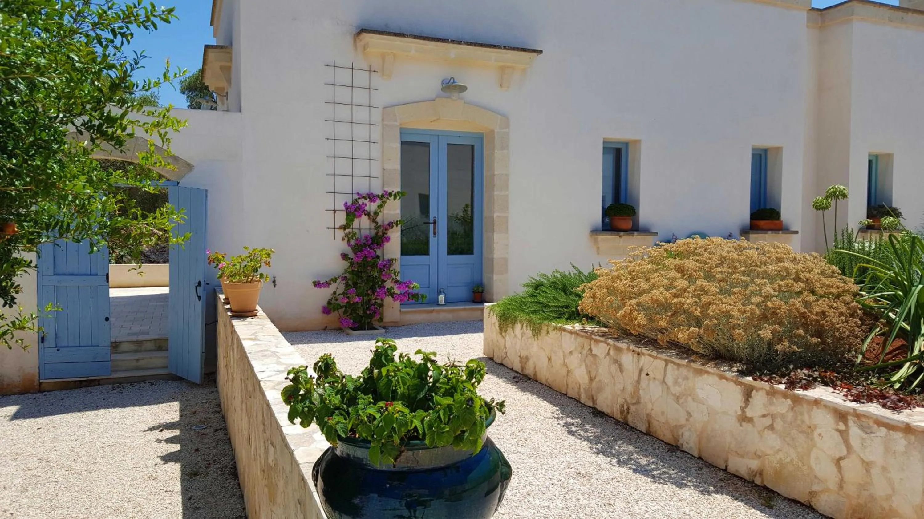 Facade/entrance in The Proud Garden