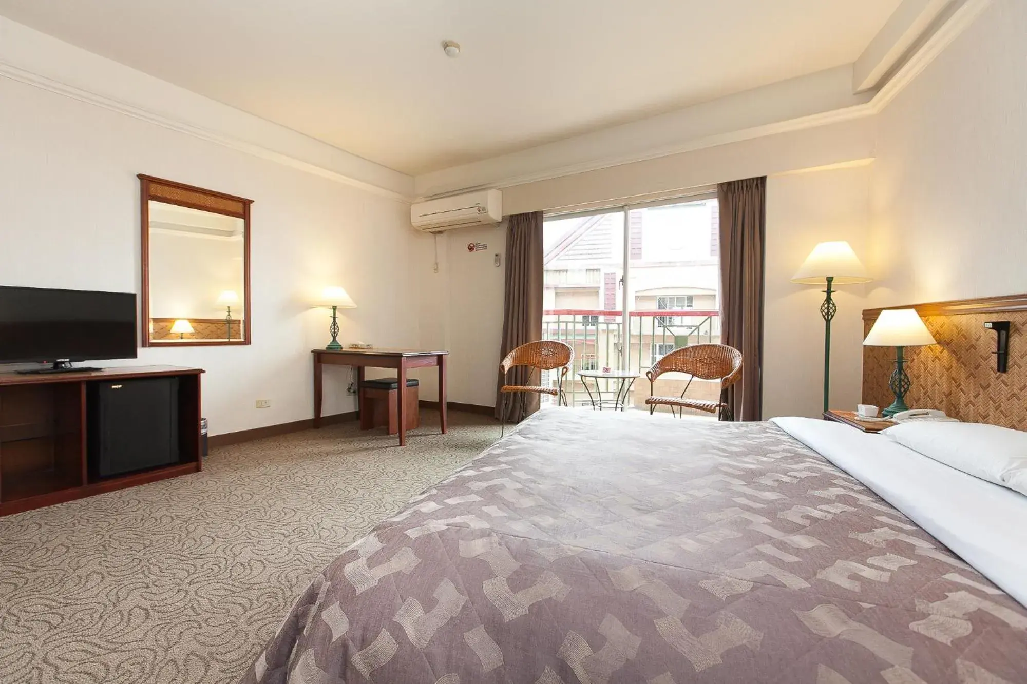 Photo of the whole room in Hoya Hotel Photo of the whole room in Hoya Hotel