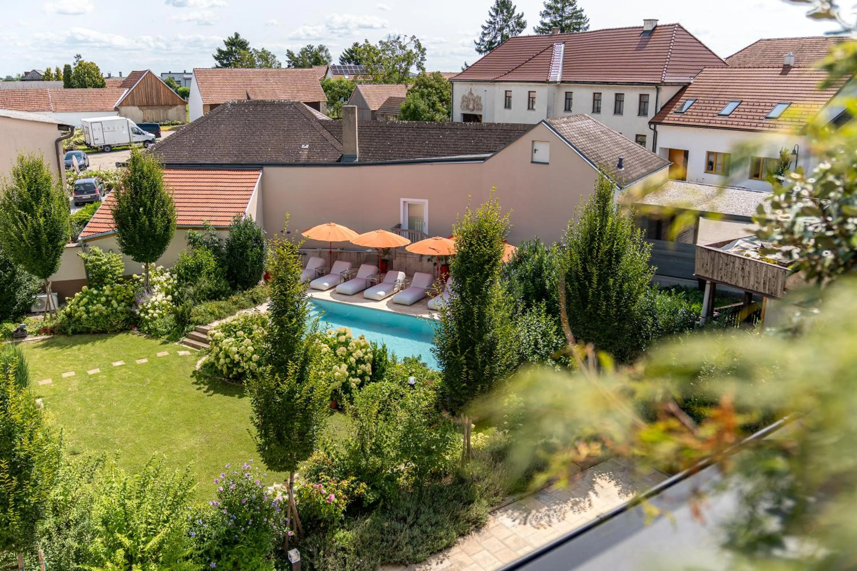 Swimming pool in MÖRWALD Relais & Châteaux Hotel am Wagram