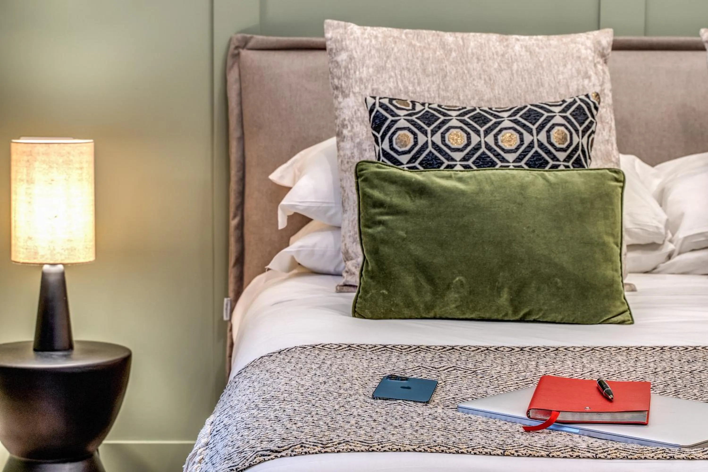 Bed in Borgognona Rooms