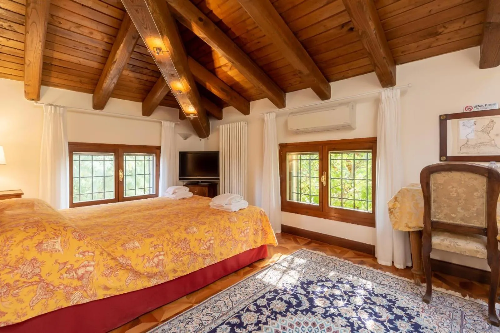 Bed in BolognaRoomscom - La Quercia