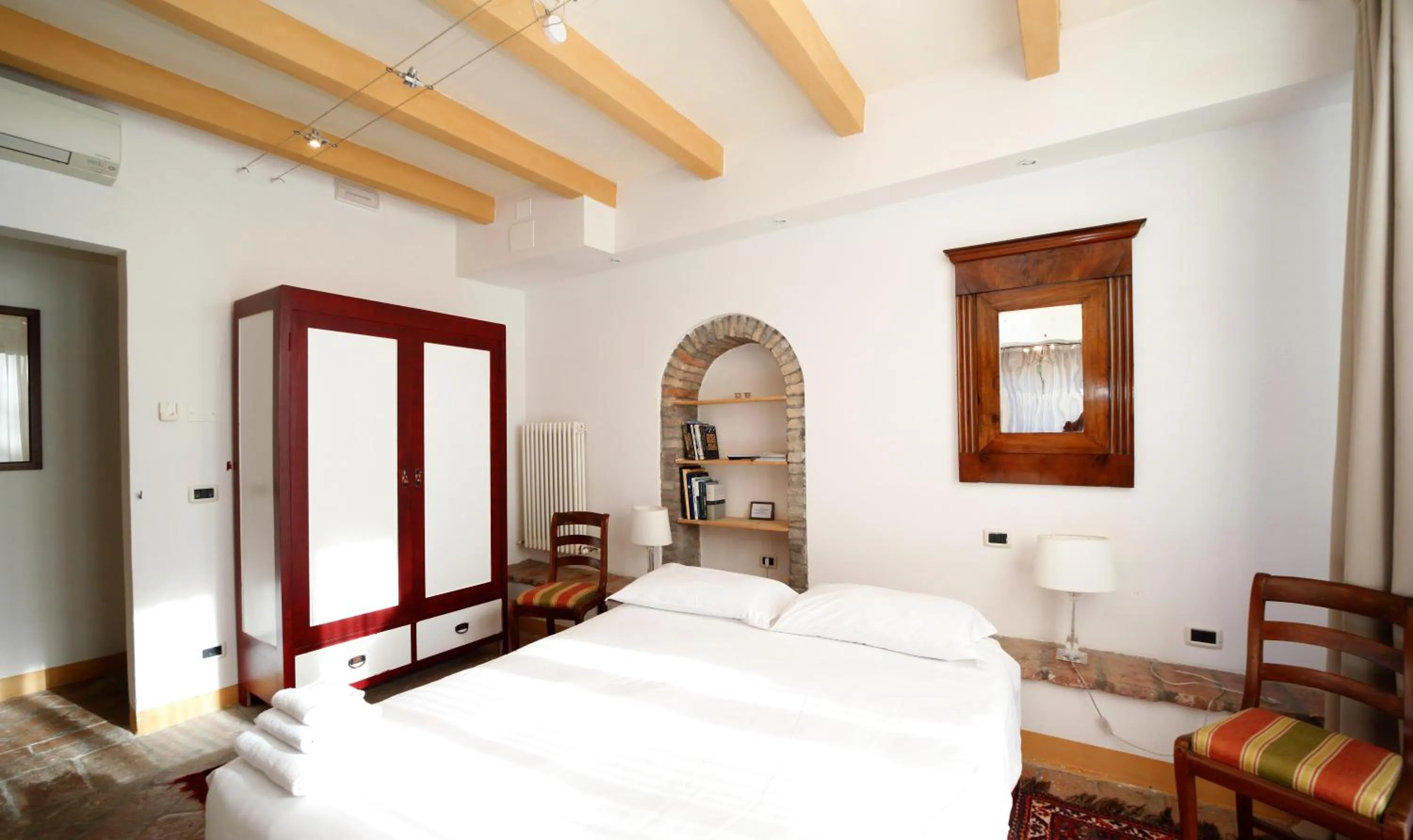 Bed in BolognaRoomscom - La Quercia