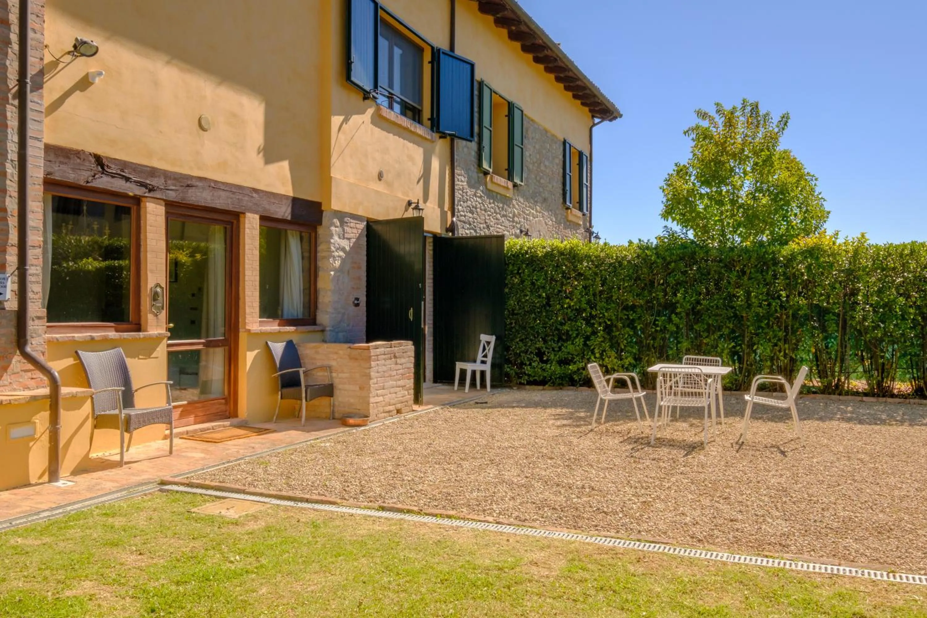 Property building in BolognaRoomscom - La Quercia