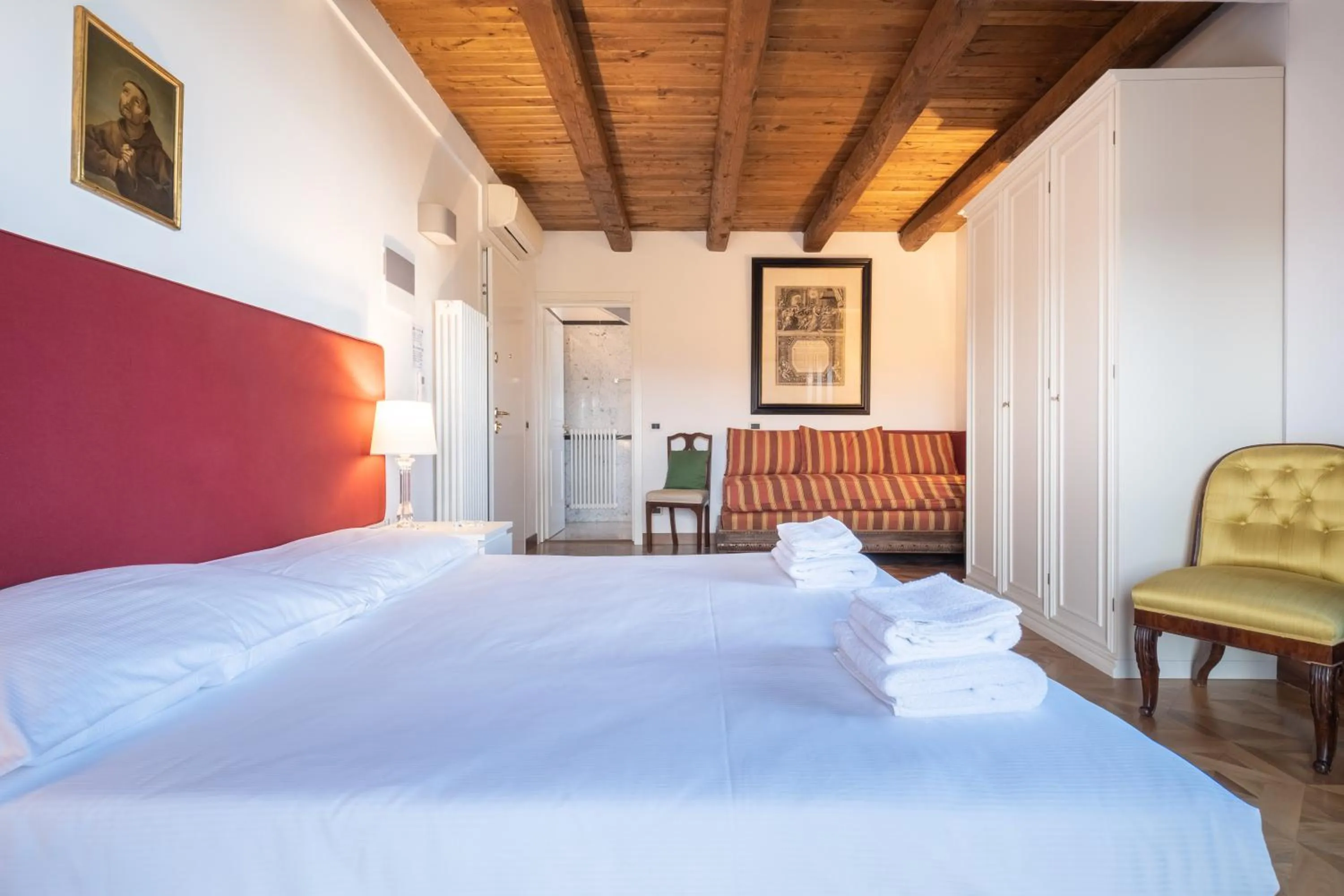 Bed in BolognaRoomscom - La Quercia