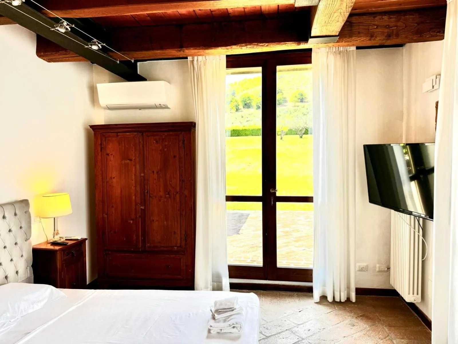 Bed in BolognaRoomscom - La Quercia