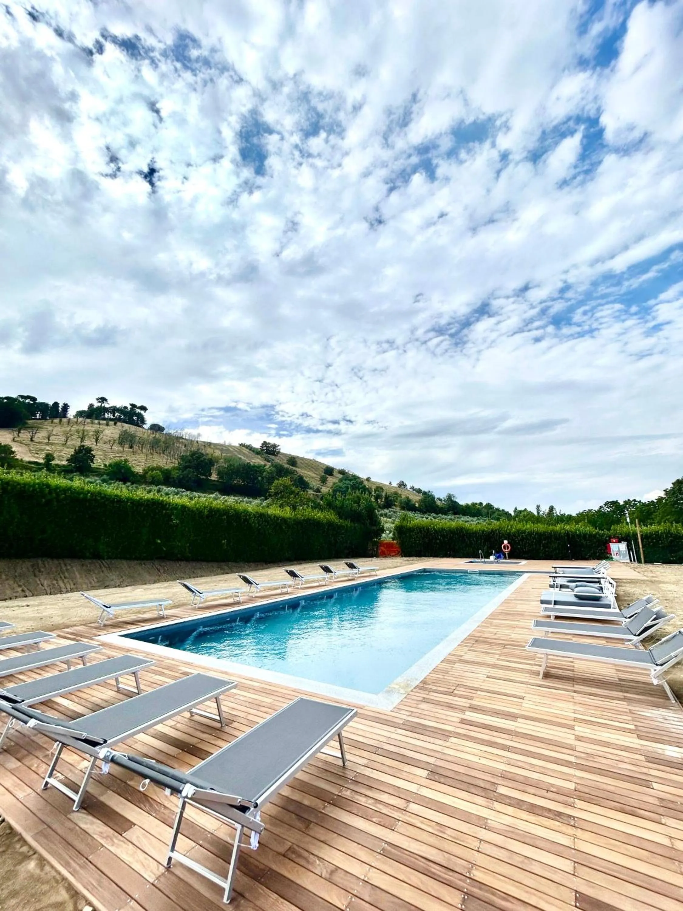 Swimming pool in BolognaRoomscom - La Quercia