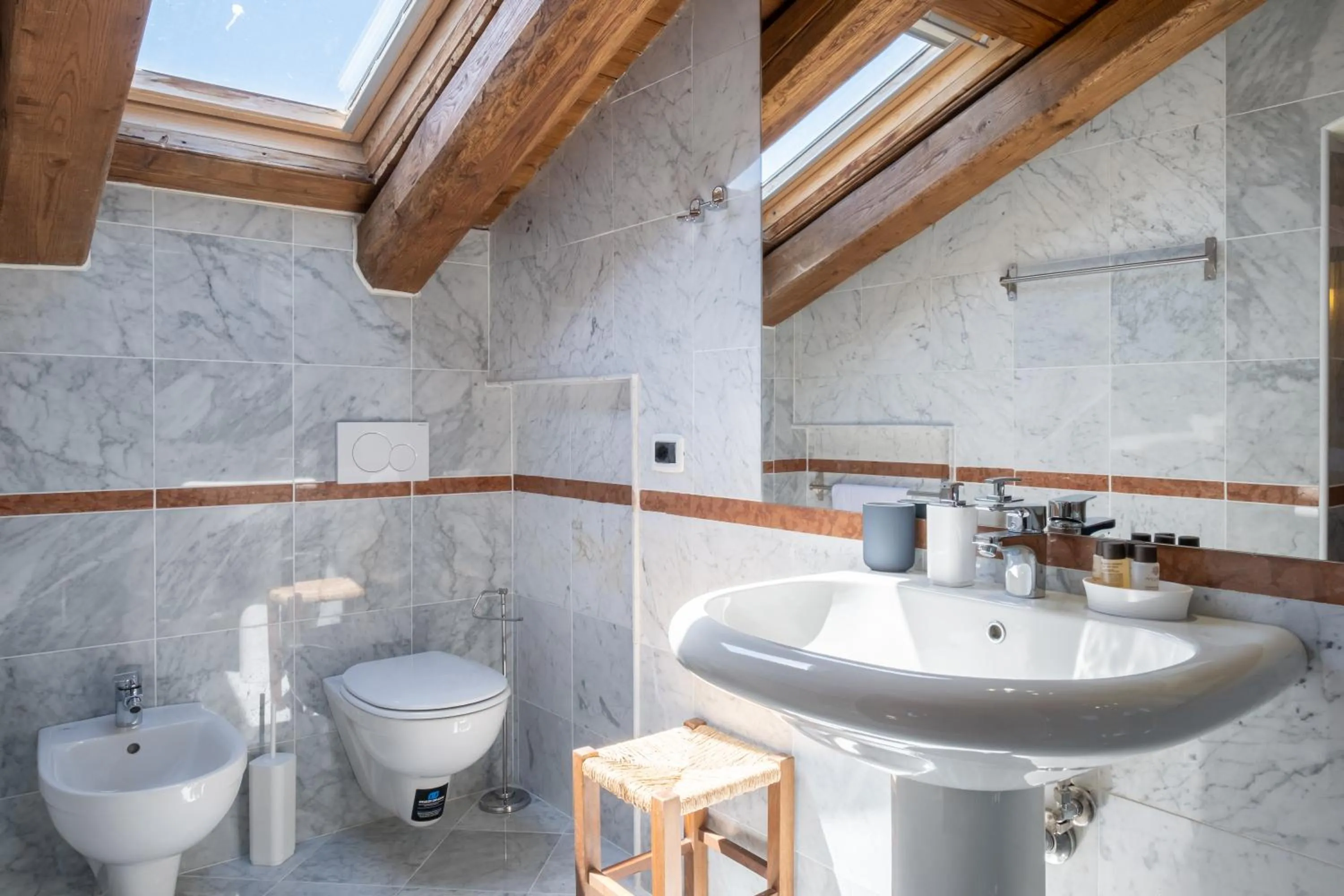 Toilet in BolognaRoomscom - La Quercia