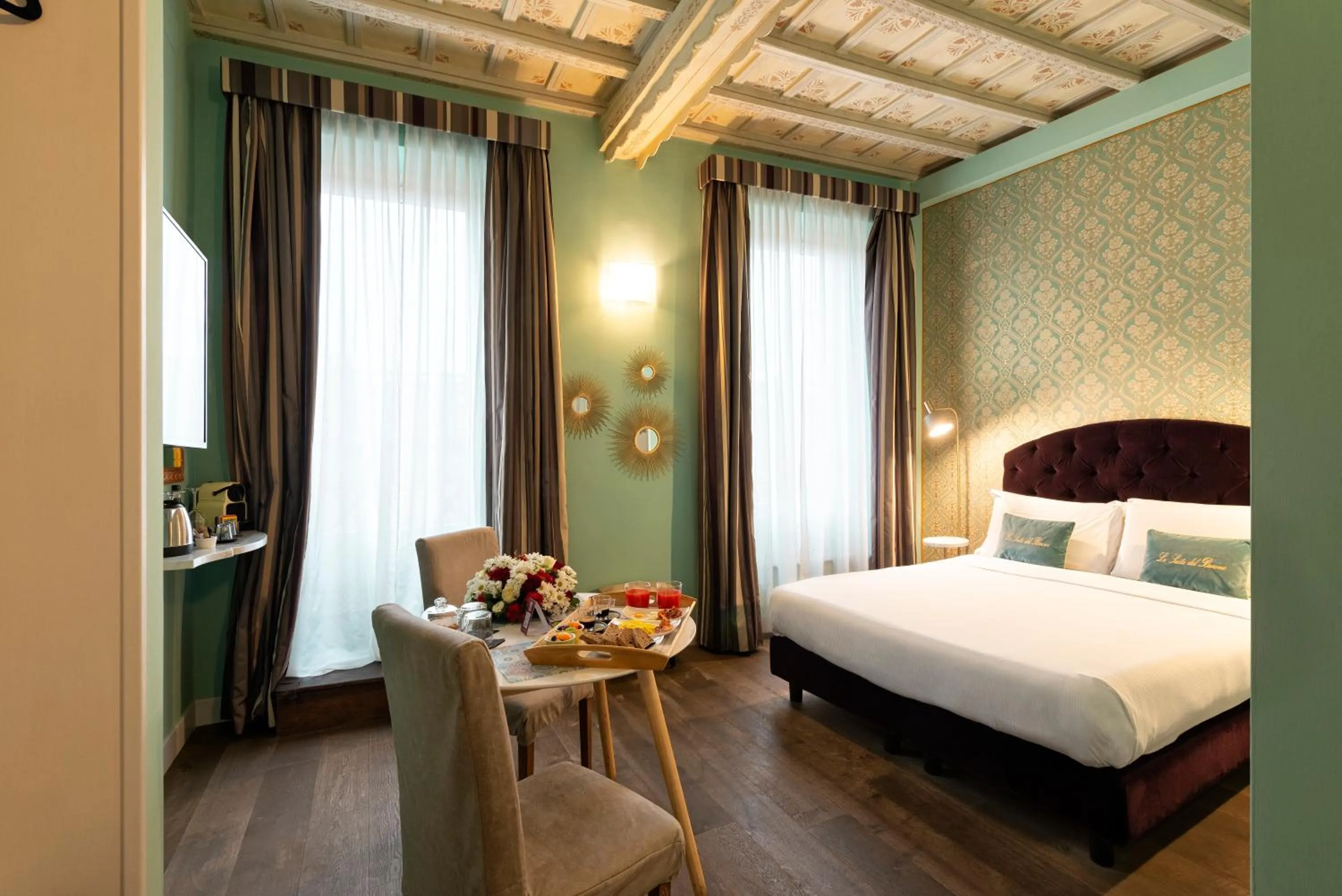 View (from property/room), Bed in Le Suite del Barone