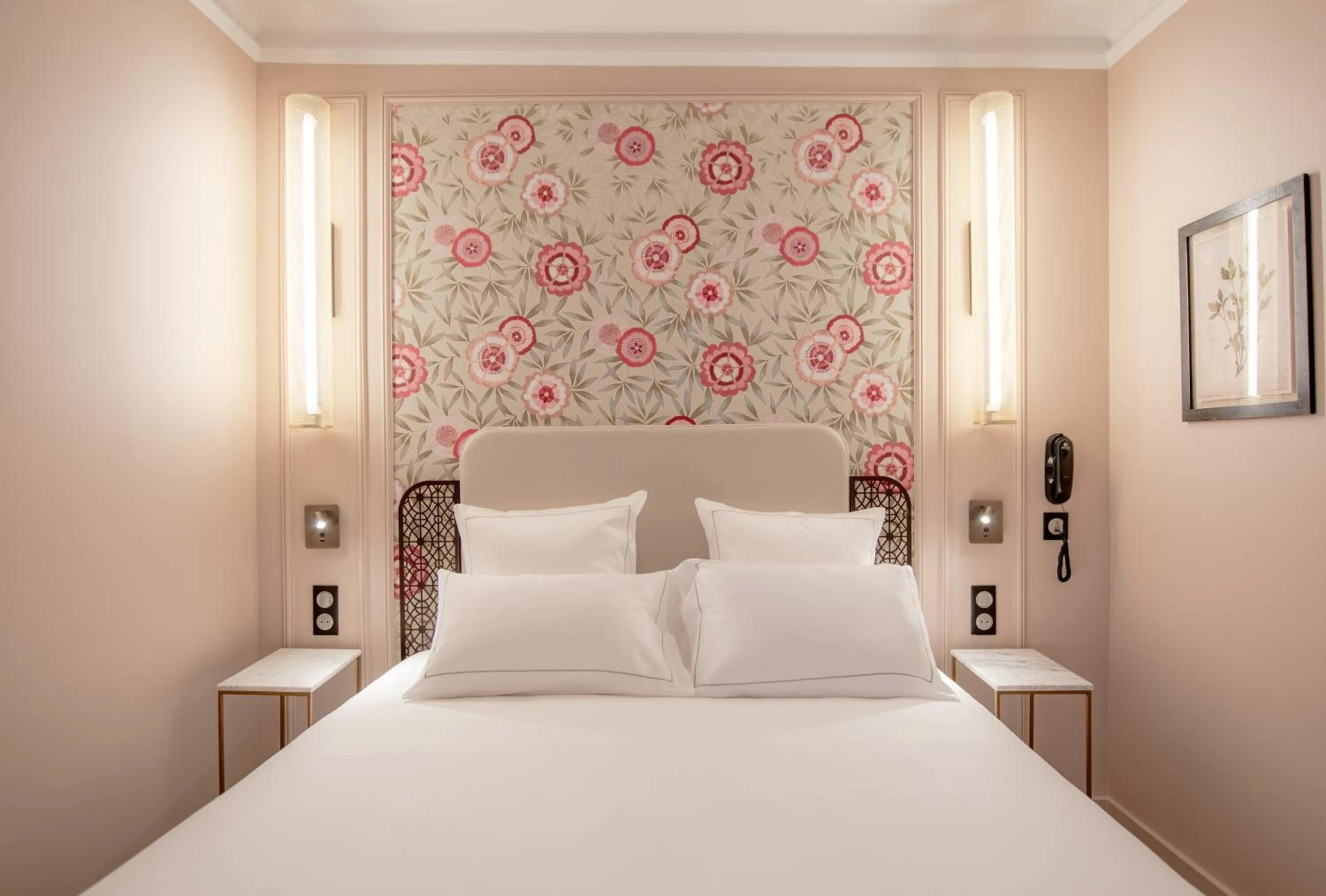 Bed in ELSA, Hôtel Paris