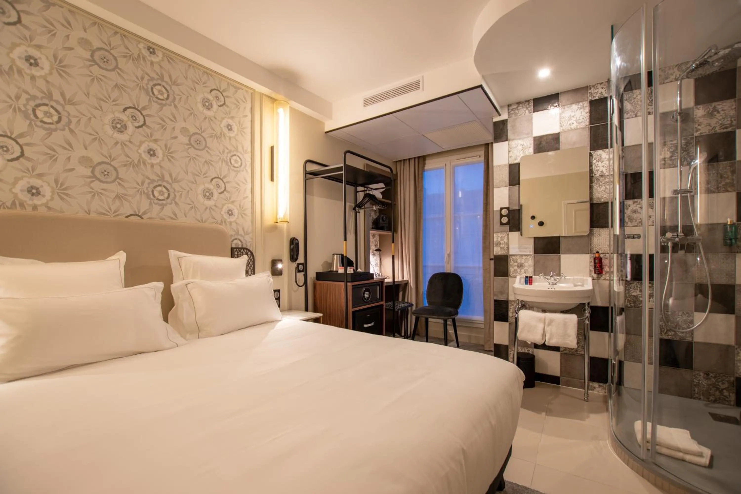 Bed in ELSA, Hôtel Paris