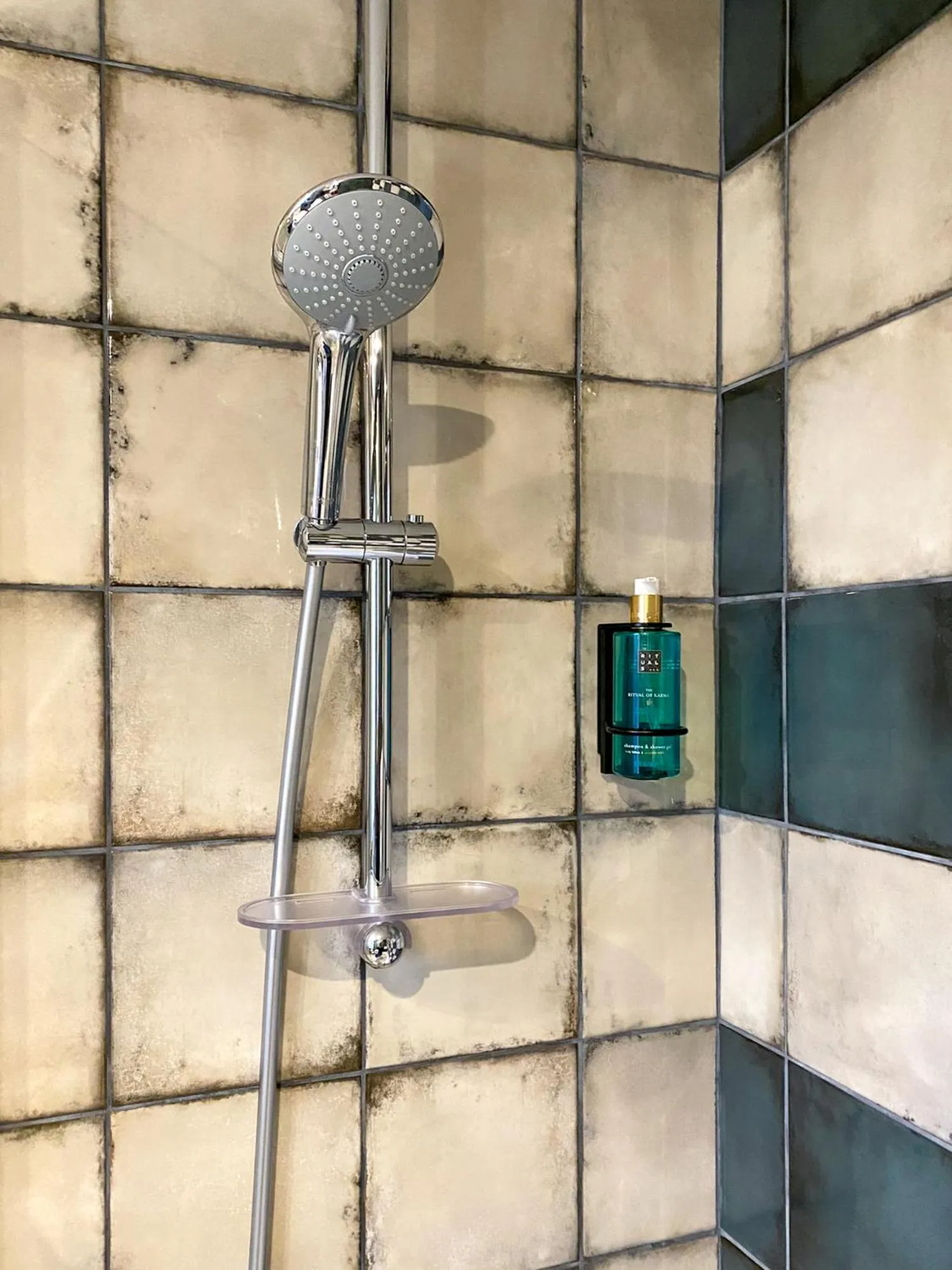 Bathroom in ELSA, Hôtel Paris