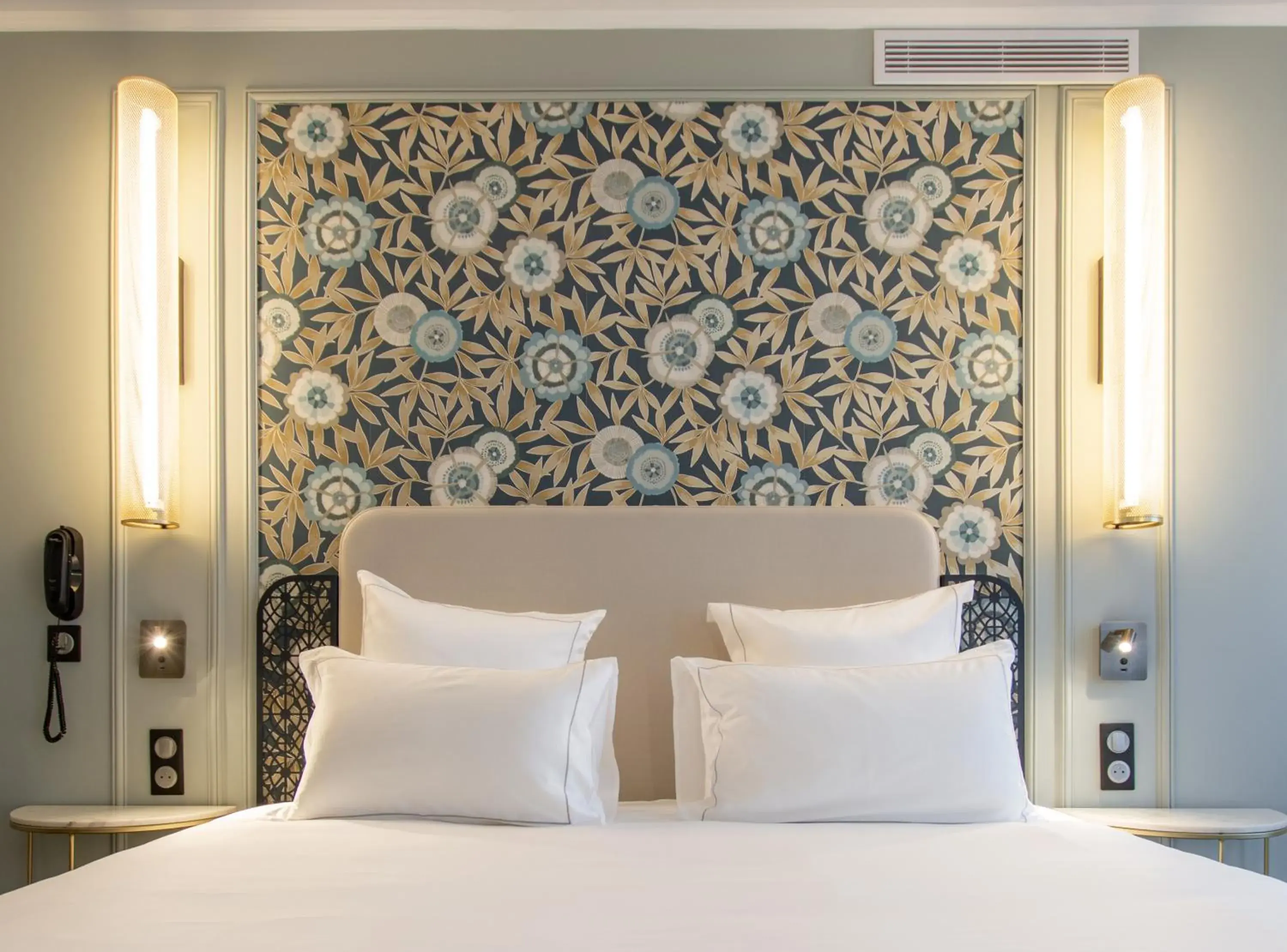 Bed in ELSA, Hôtel Paris Bed in ELSA, Hôtel Paris