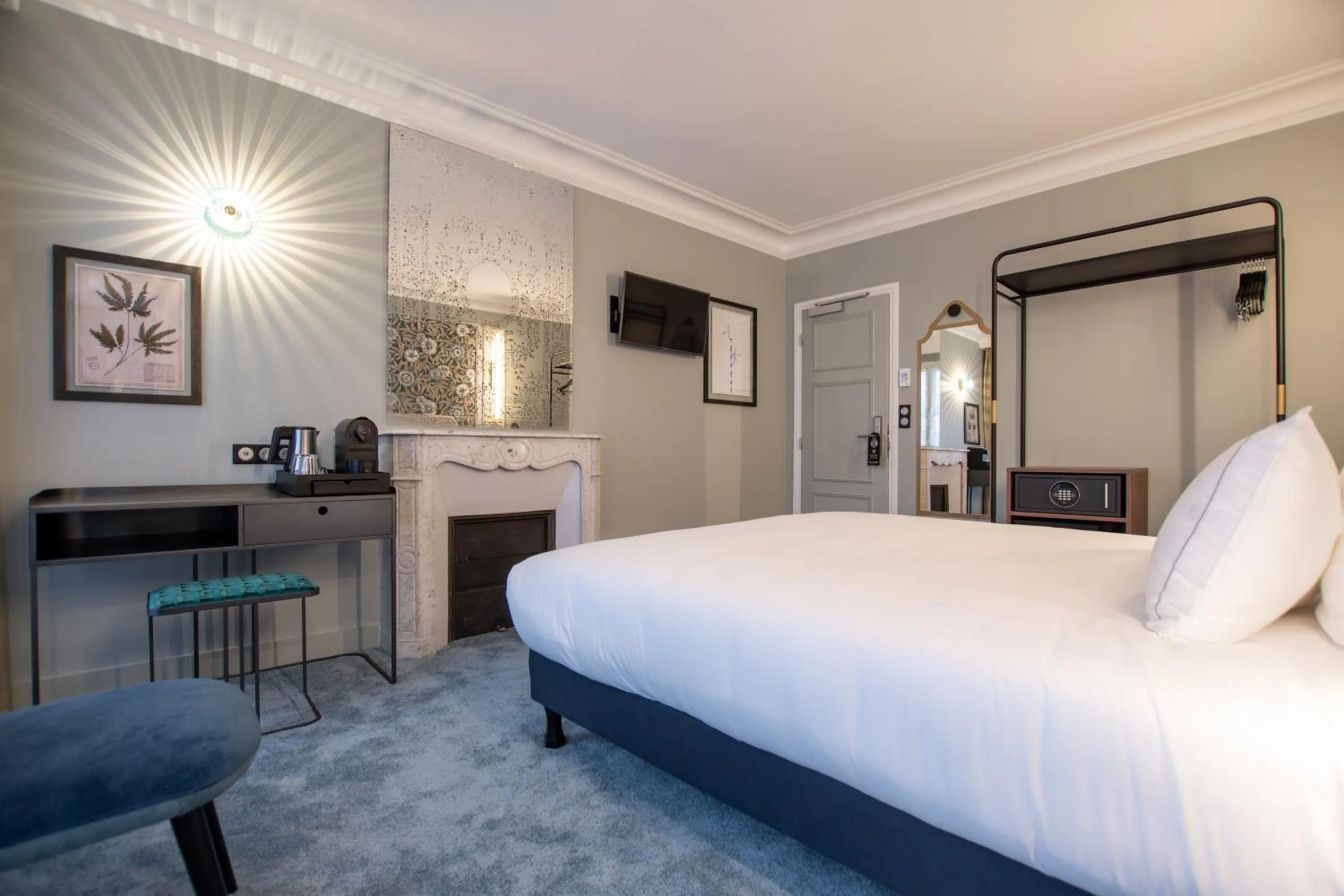 Bed in ELSA, Hôtel Paris