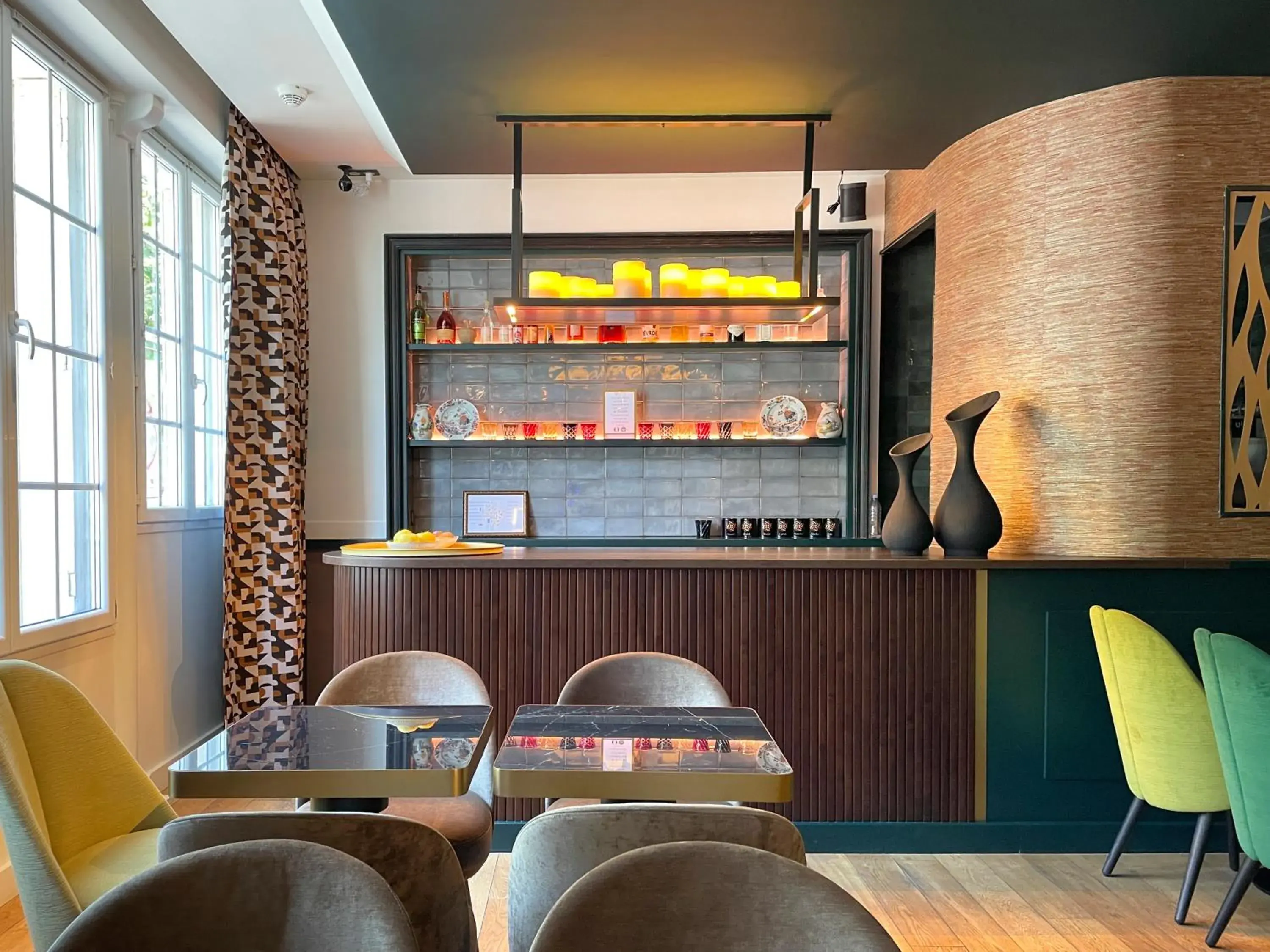 Property building in ELSA, Hôtel Paris Property building in ELSA, Hôtel Paris