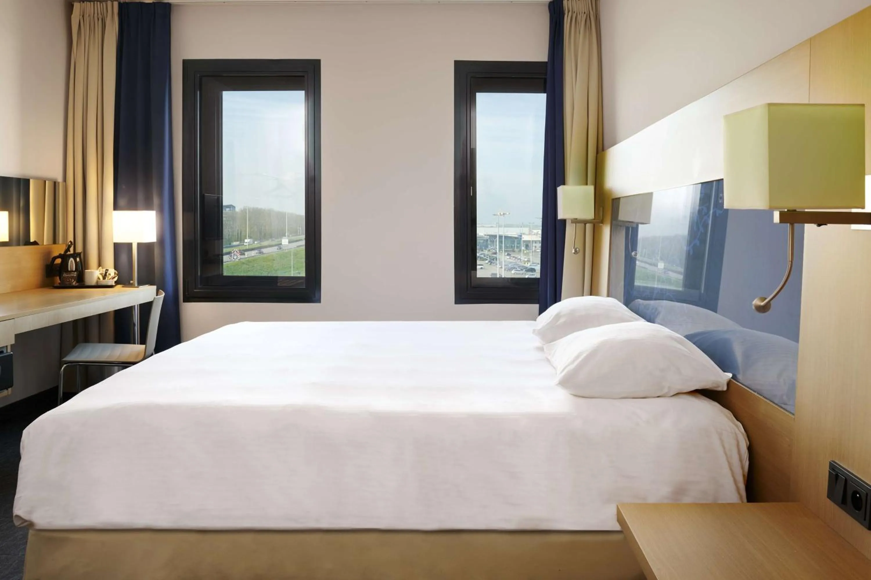 Bedroom, Bed in Park Inn by Radisson Liege Airport