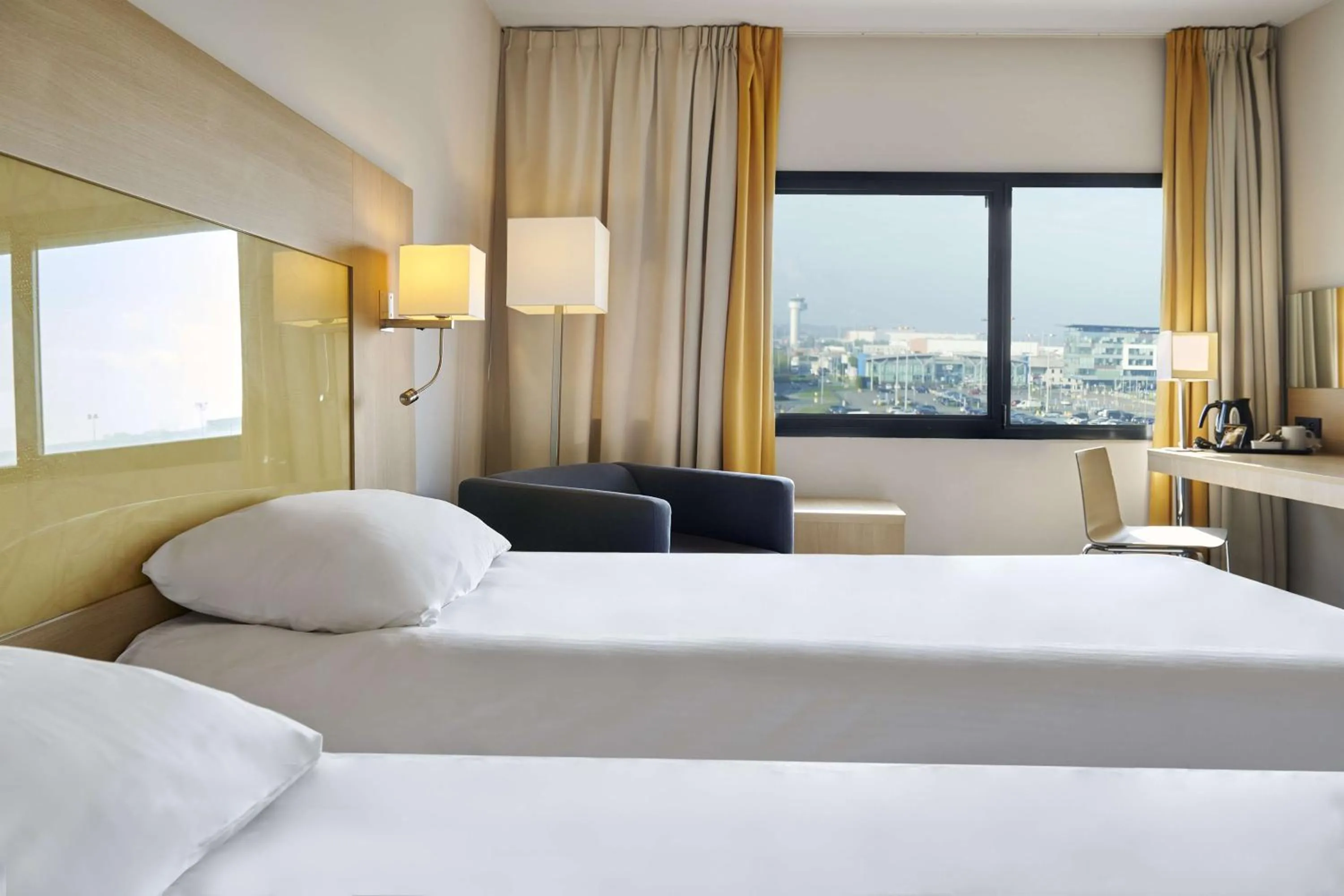 Bedroom, Bed in Park Inn by Radisson Liege Airport