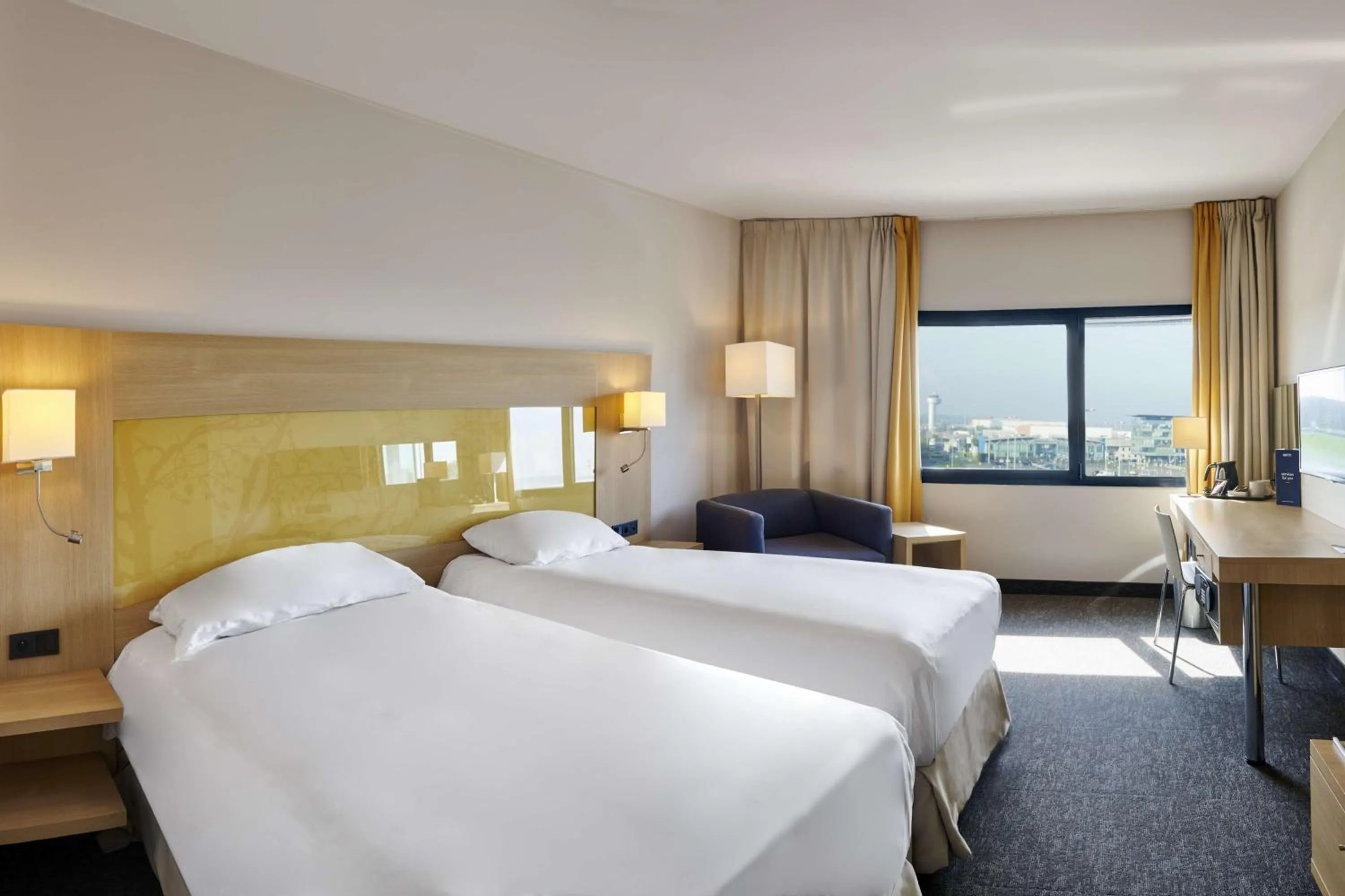 Bedroom, Bed in Park Inn by Radisson Liege Airport