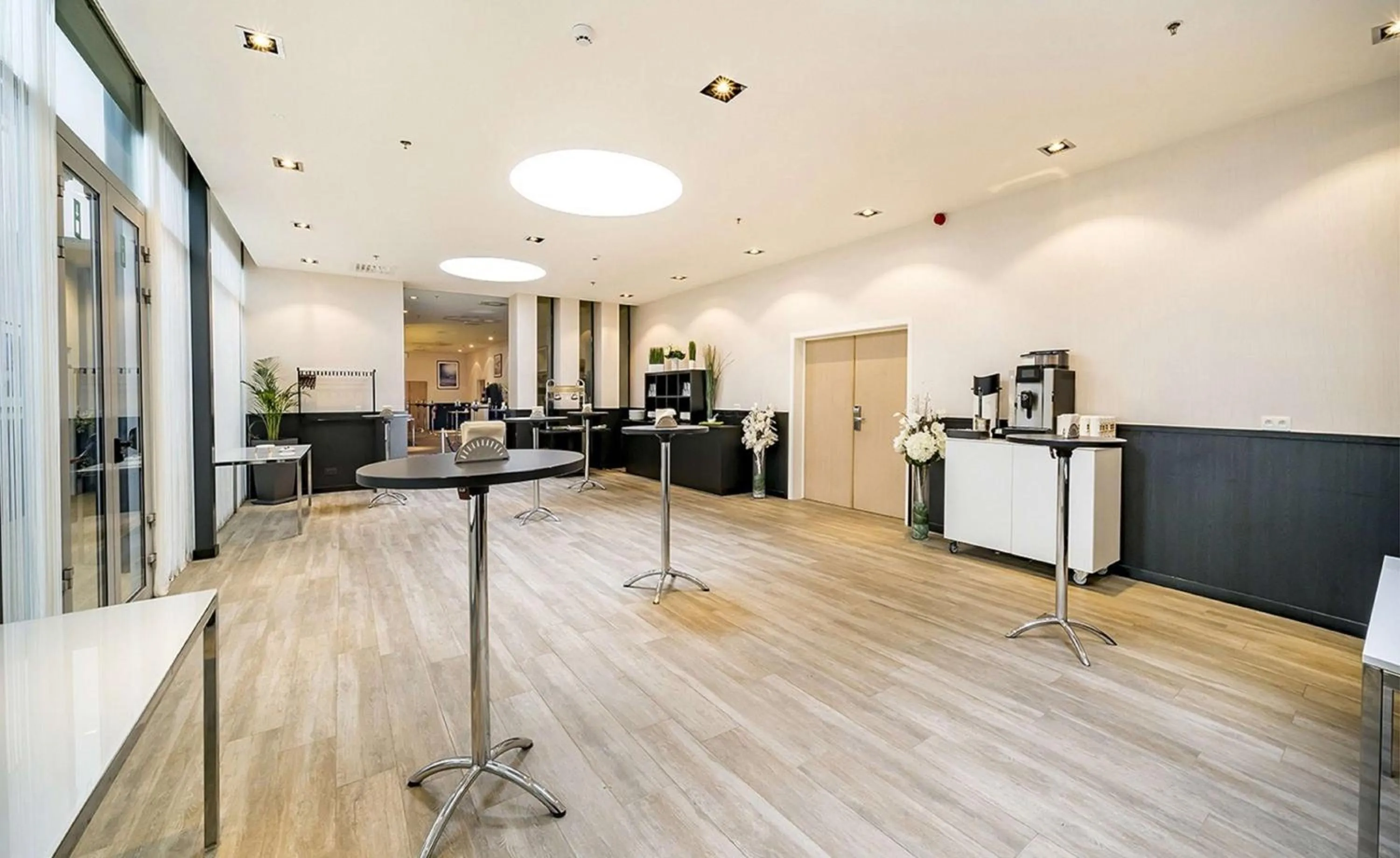 Lobby or reception in Park Inn by Radisson Liege Airport