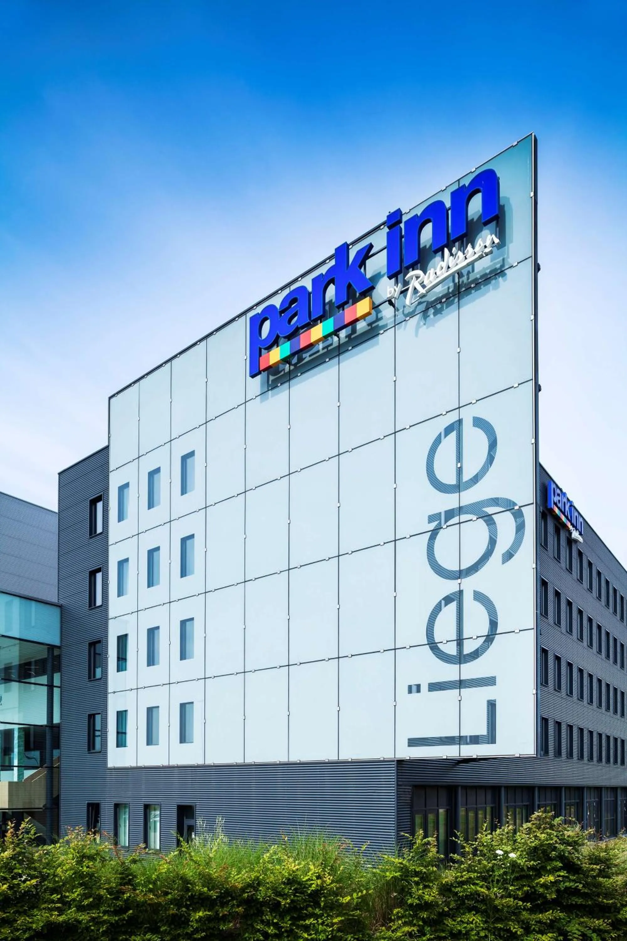 Property building in Park Inn by Radisson Liege Airport