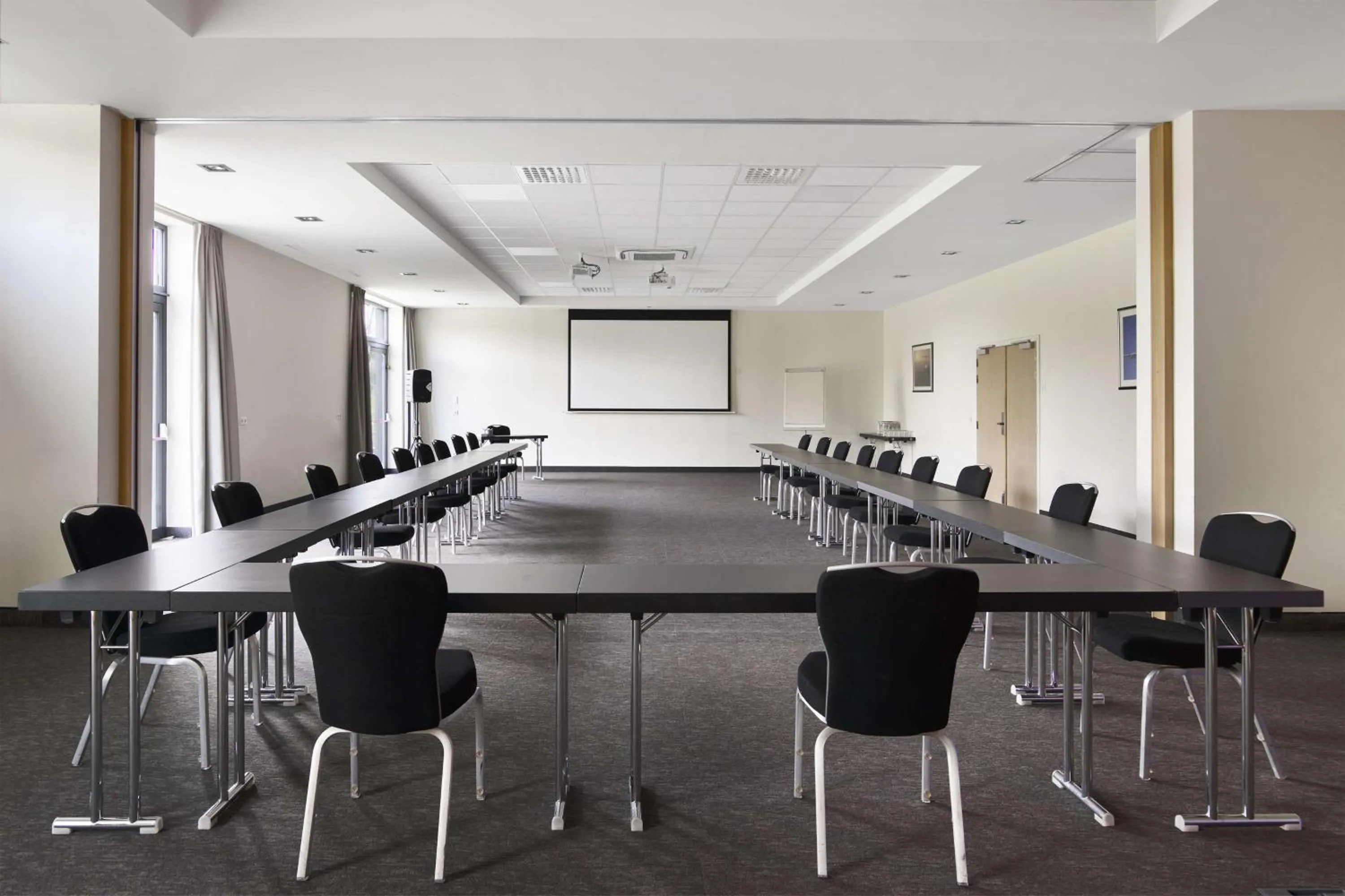 Meeting/conference room in Park Inn by Radisson Liege Airport