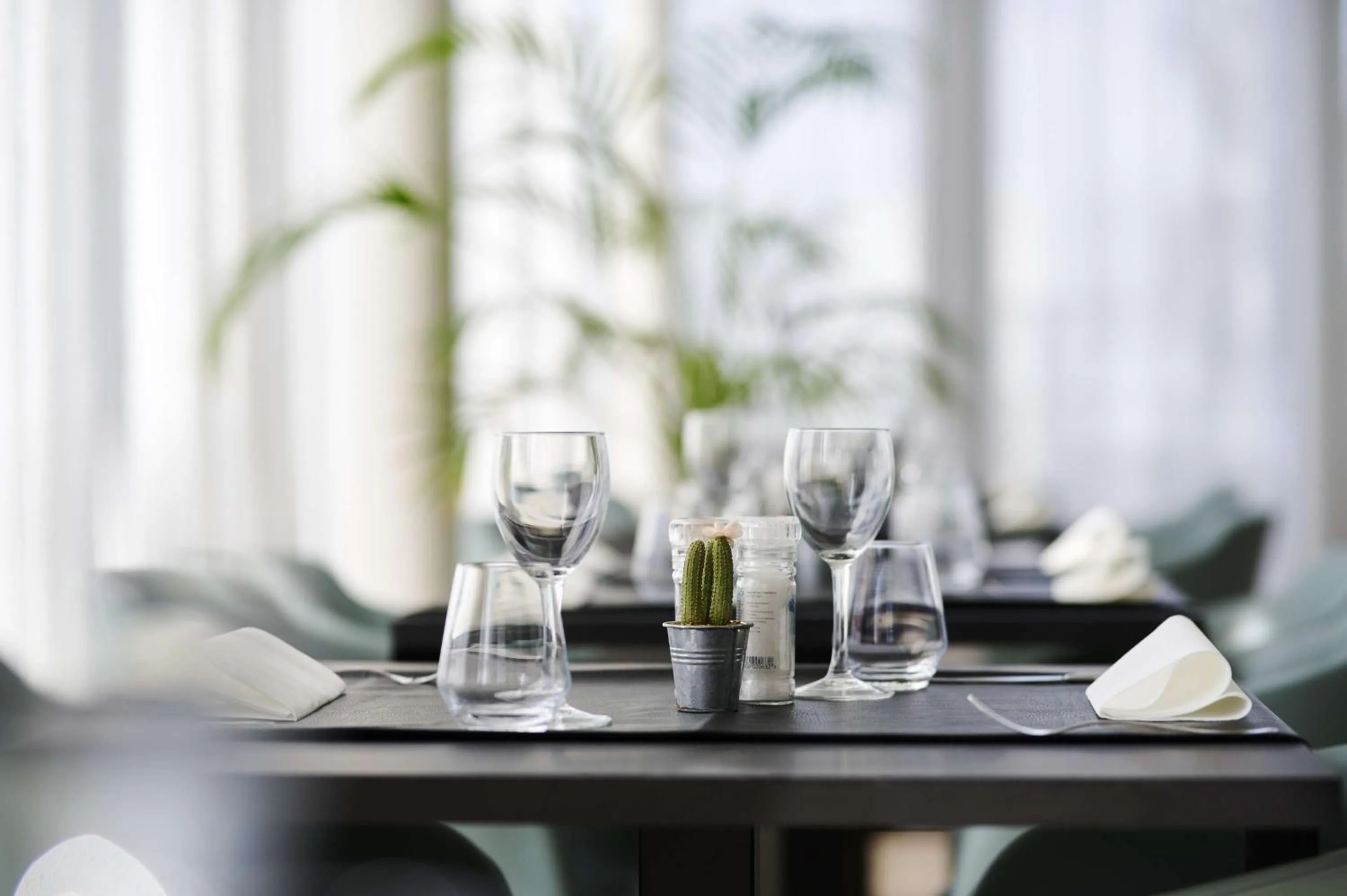 Restaurant/places to eat in Park Inn by Radisson Liege Airport