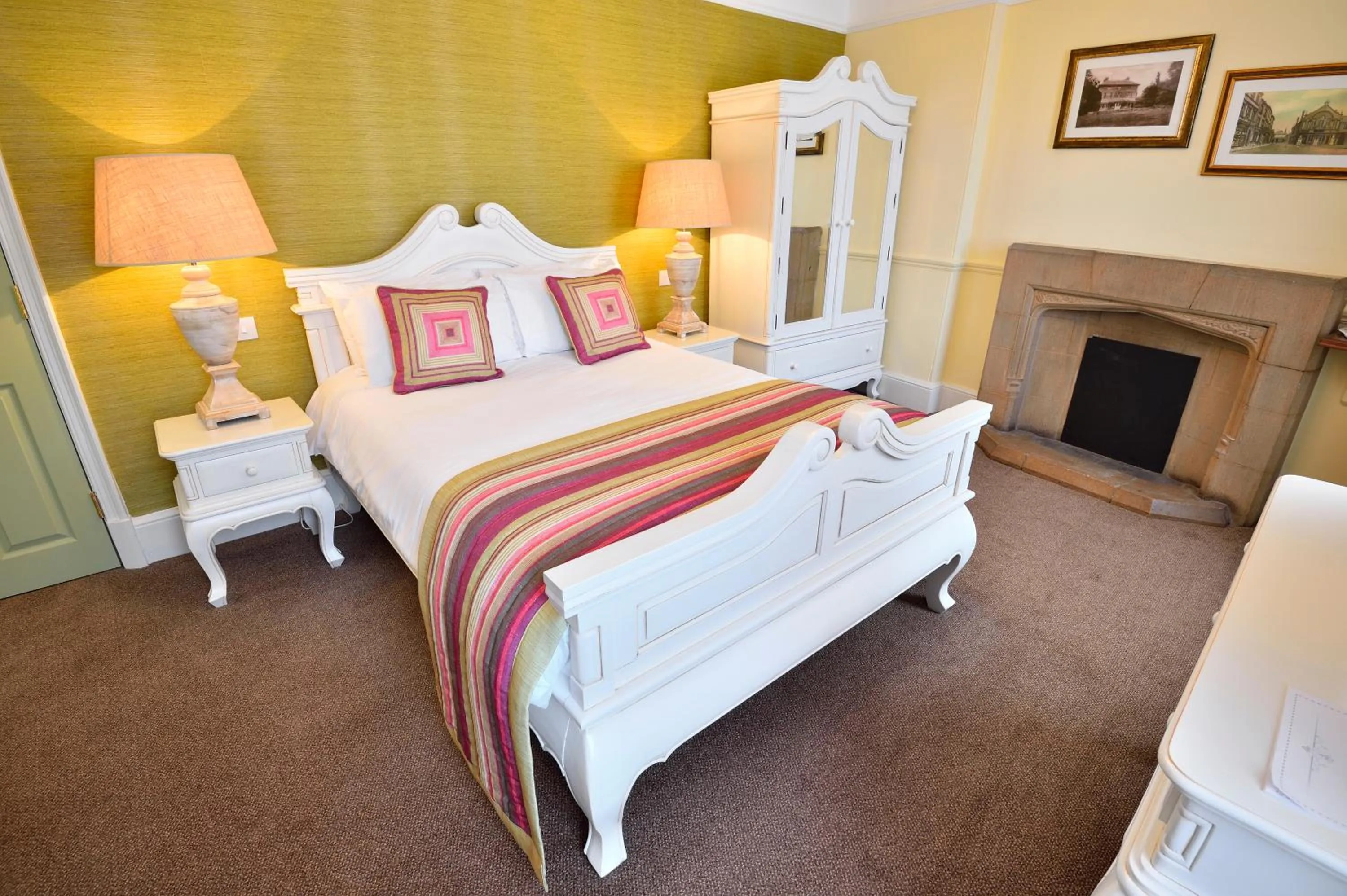 Bed in The George Hotel