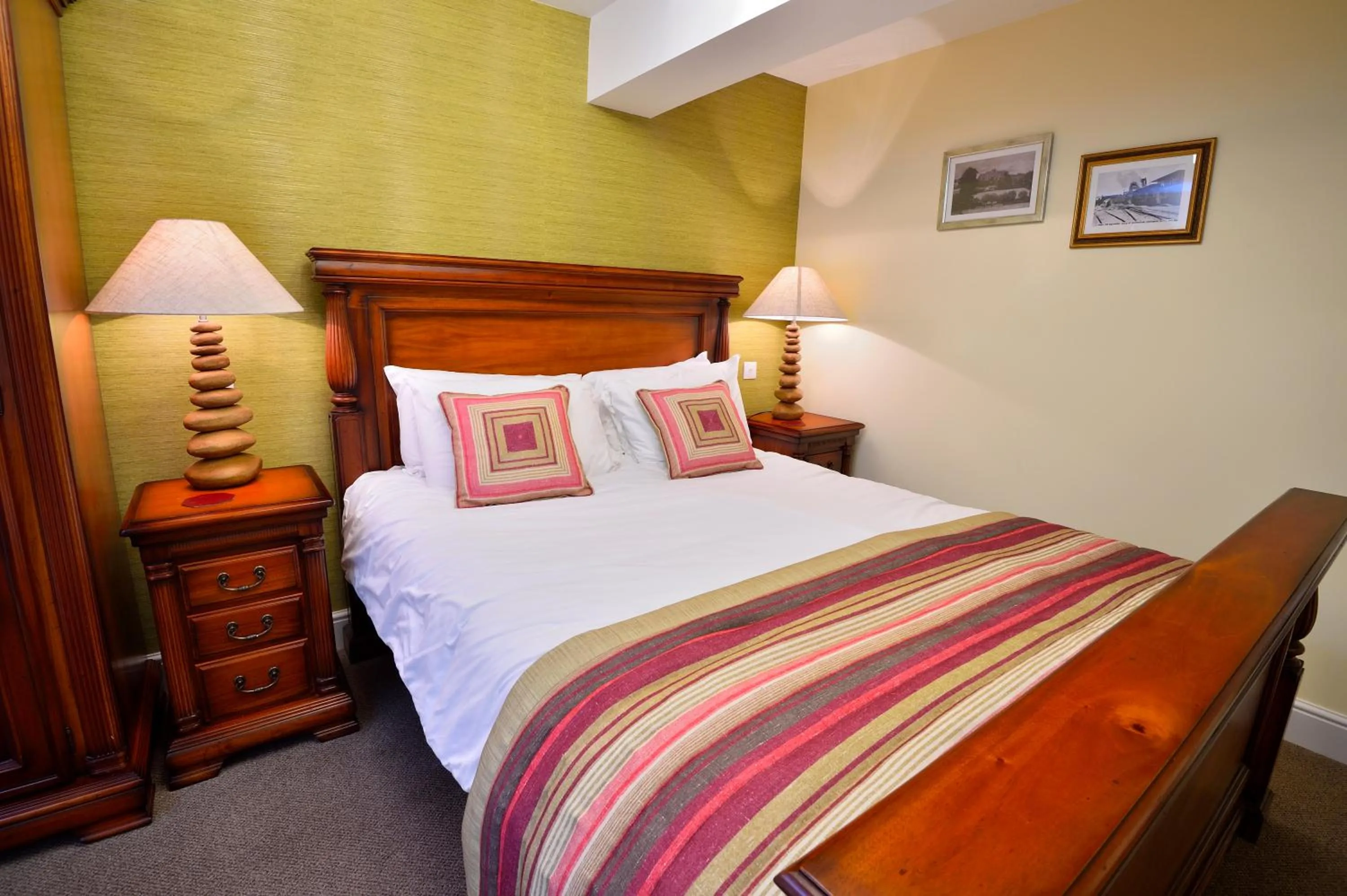 Bed in The George Hotel